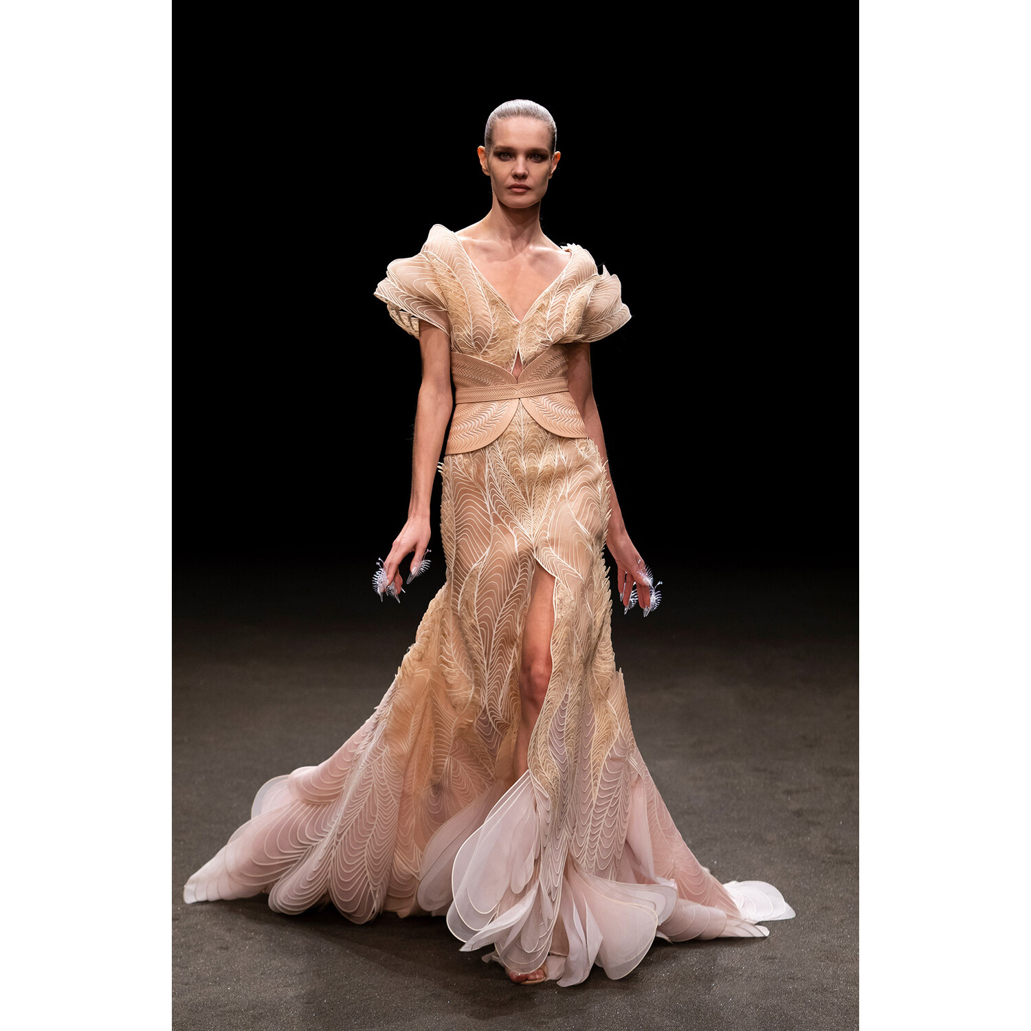Фото Iris van Herpen Spring Summer 2021 Couture / Iris van Herpen Couture весна-лето 2021
