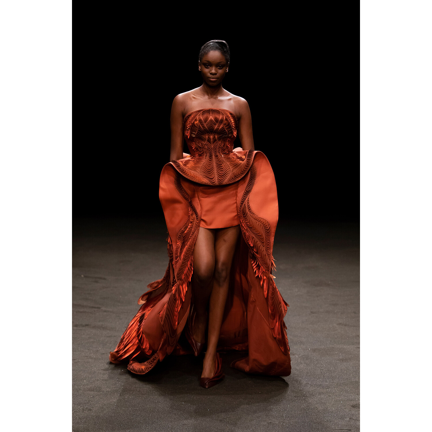 Фото Iris van Herpen Spring Summer 2021 Couture / Iris van Herpen Couture весна-лето 2021