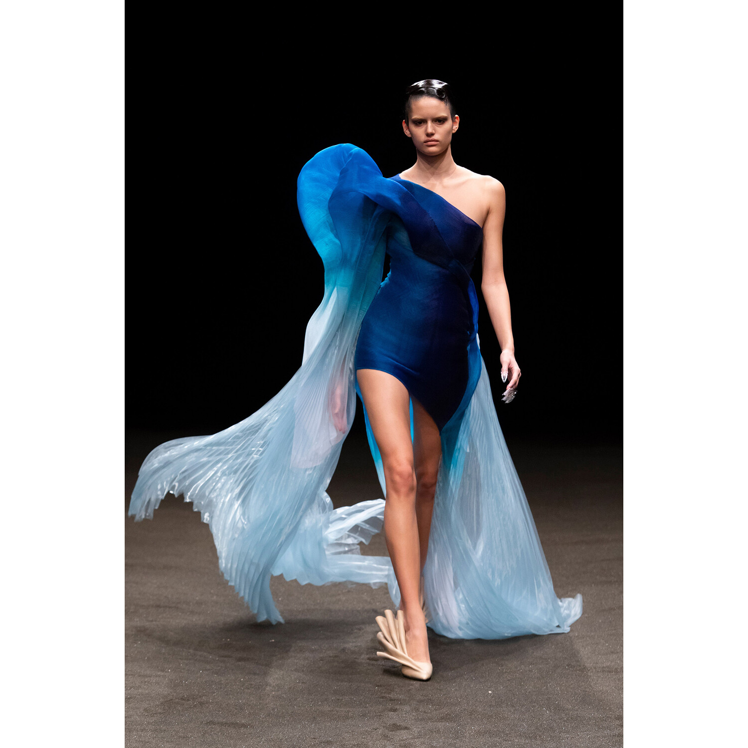 Фото Iris van Herpen Spring Summer 2021 Couture / Iris van Herpen Couture весна-лето 2021