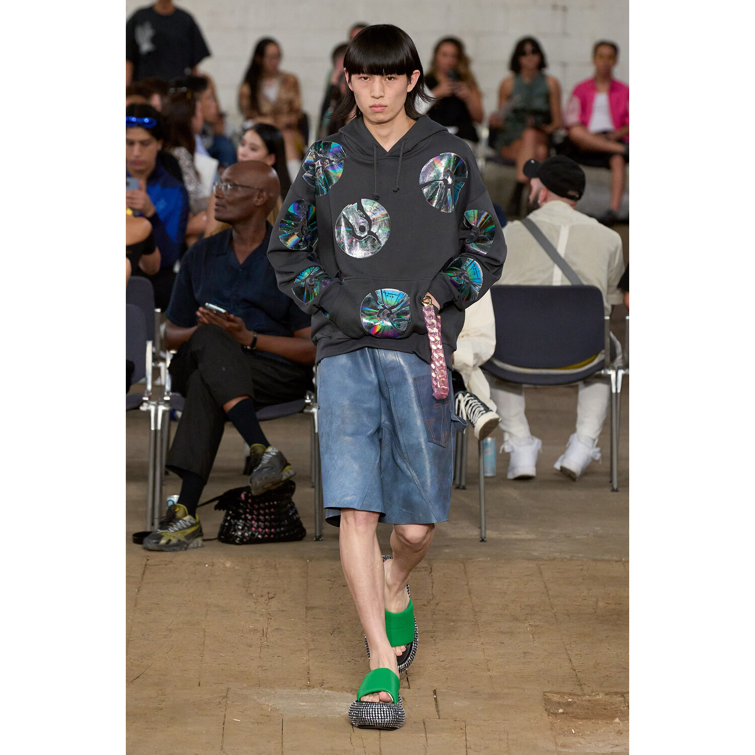 Фото JW Anderson Menswear Spring 2023 / JW Anderson мужская коллекция весна-лето 2023
