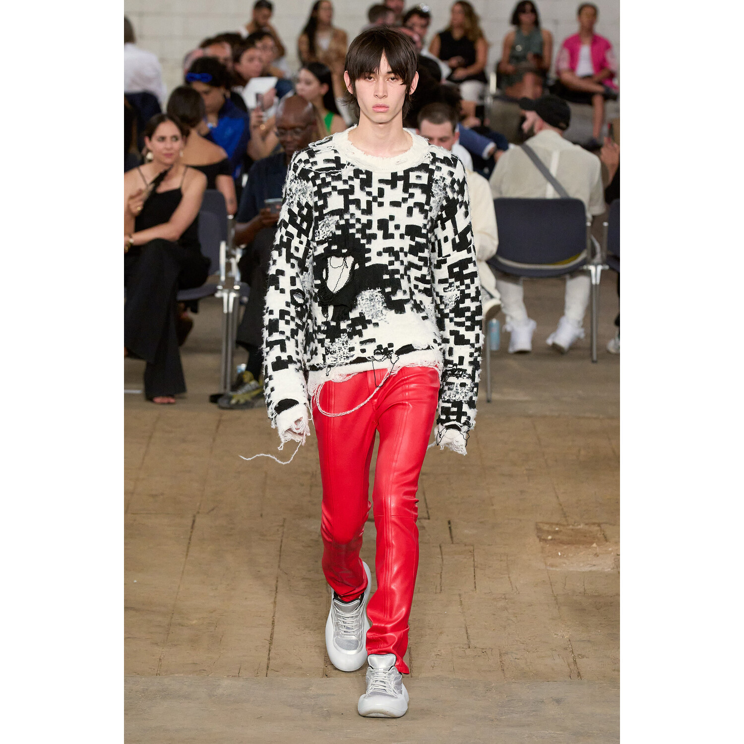 Фото JW Anderson Menswear Spring 2023 / JW Anderson мужская коллекция весна-лето 2023