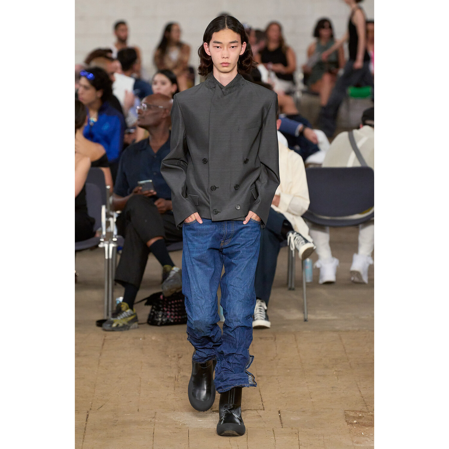 Фото JW Anderson Menswear Spring 2023 / JW Anderson мужская коллекция весна-лето 2023