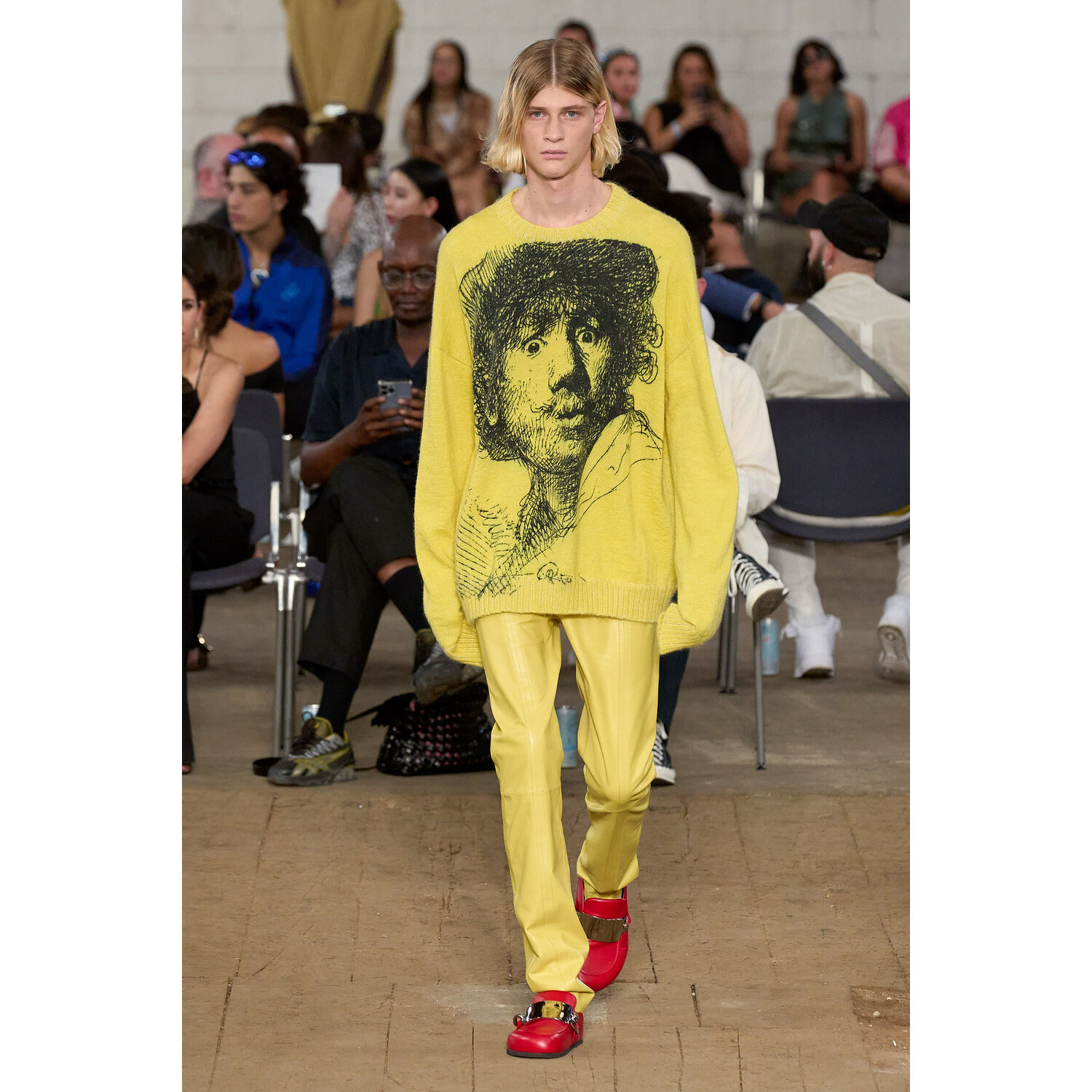 Фото JW Anderson Menswear Spring 2023 / JW Anderson мужская коллекция весна-лето 2023