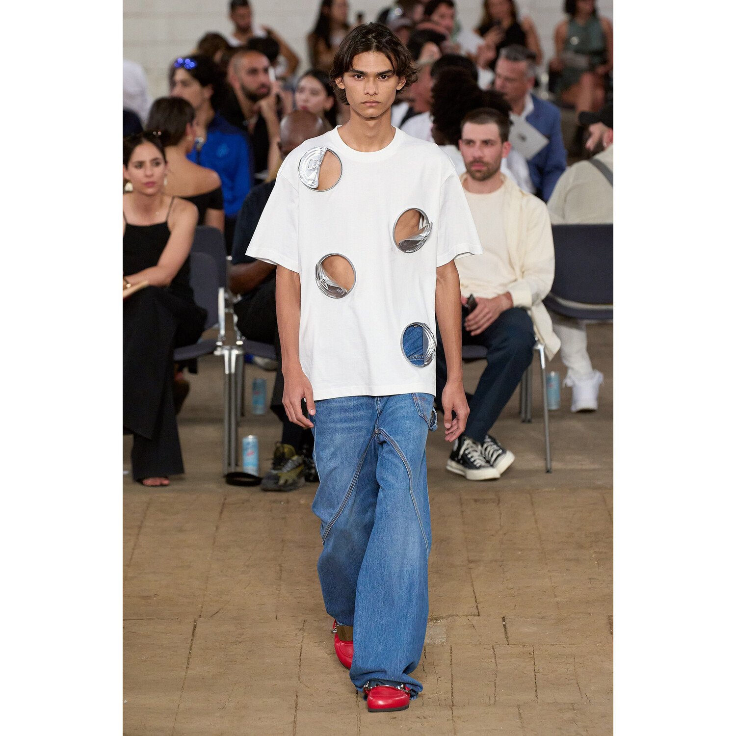 Фото JW Anderson Menswear Spring 2023 / JW Anderson мужская коллекция весна-лето 2023