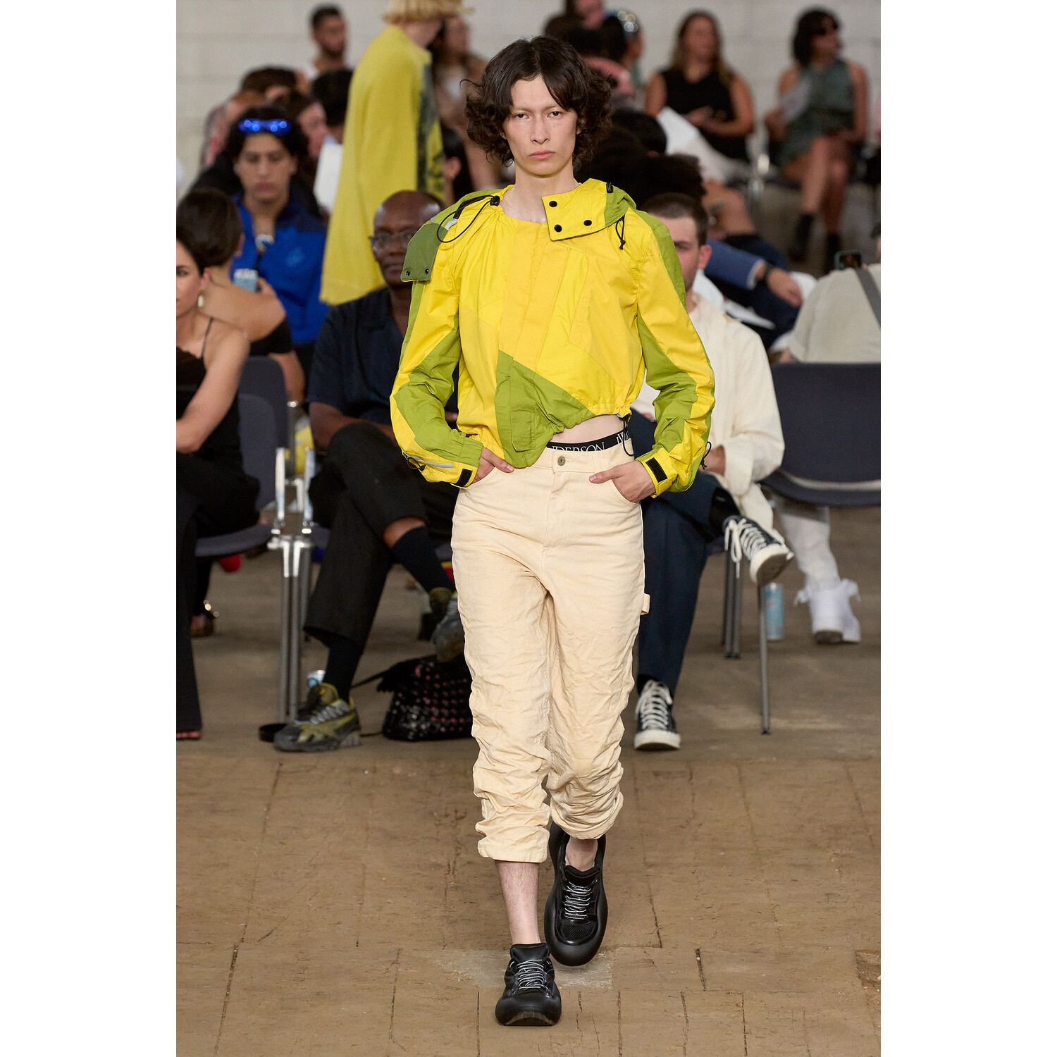 Фото JW Anderson Menswear Spring 2023 / JW Anderson мужская коллекция весна-лето 2023