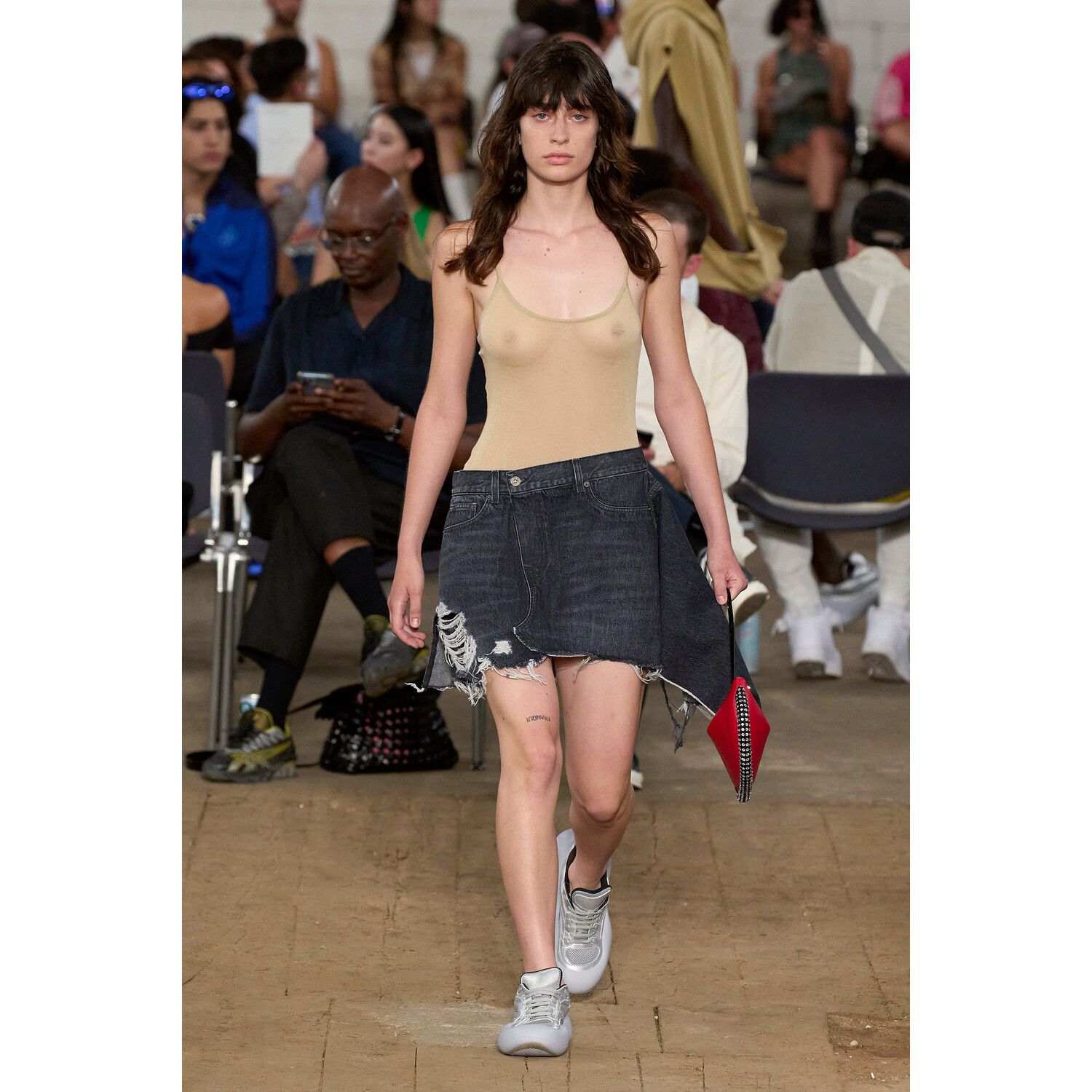 Фото JW Anderson Menswear Spring 2023 / JW Anderson мужская коллекция весна-лето 2023