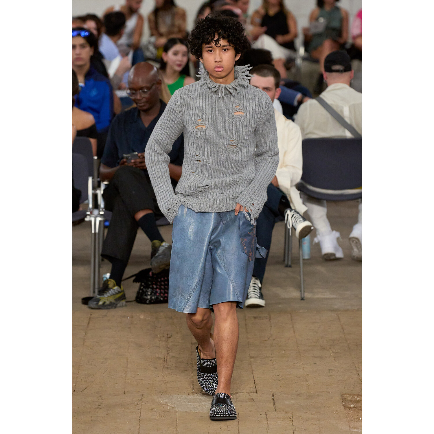 Фото JW Anderson Menswear Spring 2023 / JW Anderson мужская коллекция весна-лето 2023