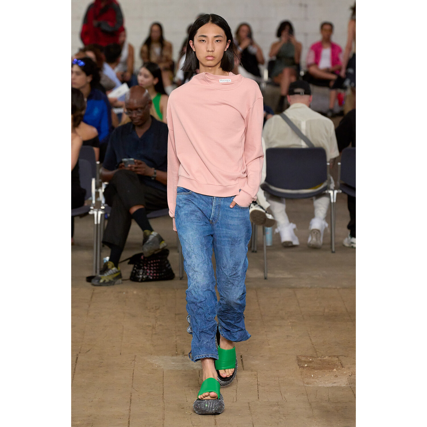 Фото JW Anderson Menswear Spring 2023 / JW Anderson мужская коллекция весна-лето 2023