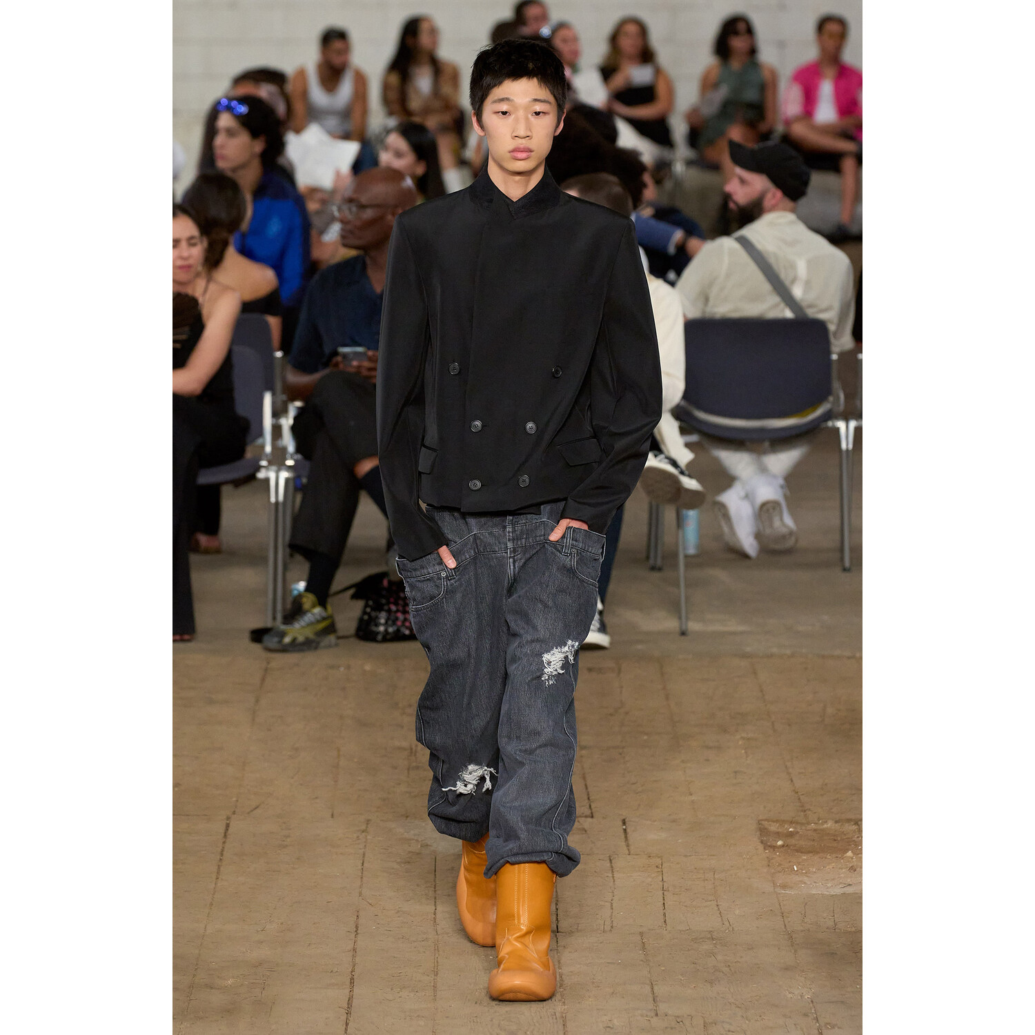 Фото JW Anderson Menswear Spring 2023 / JW Anderson мужская коллекция весна-лето 2023