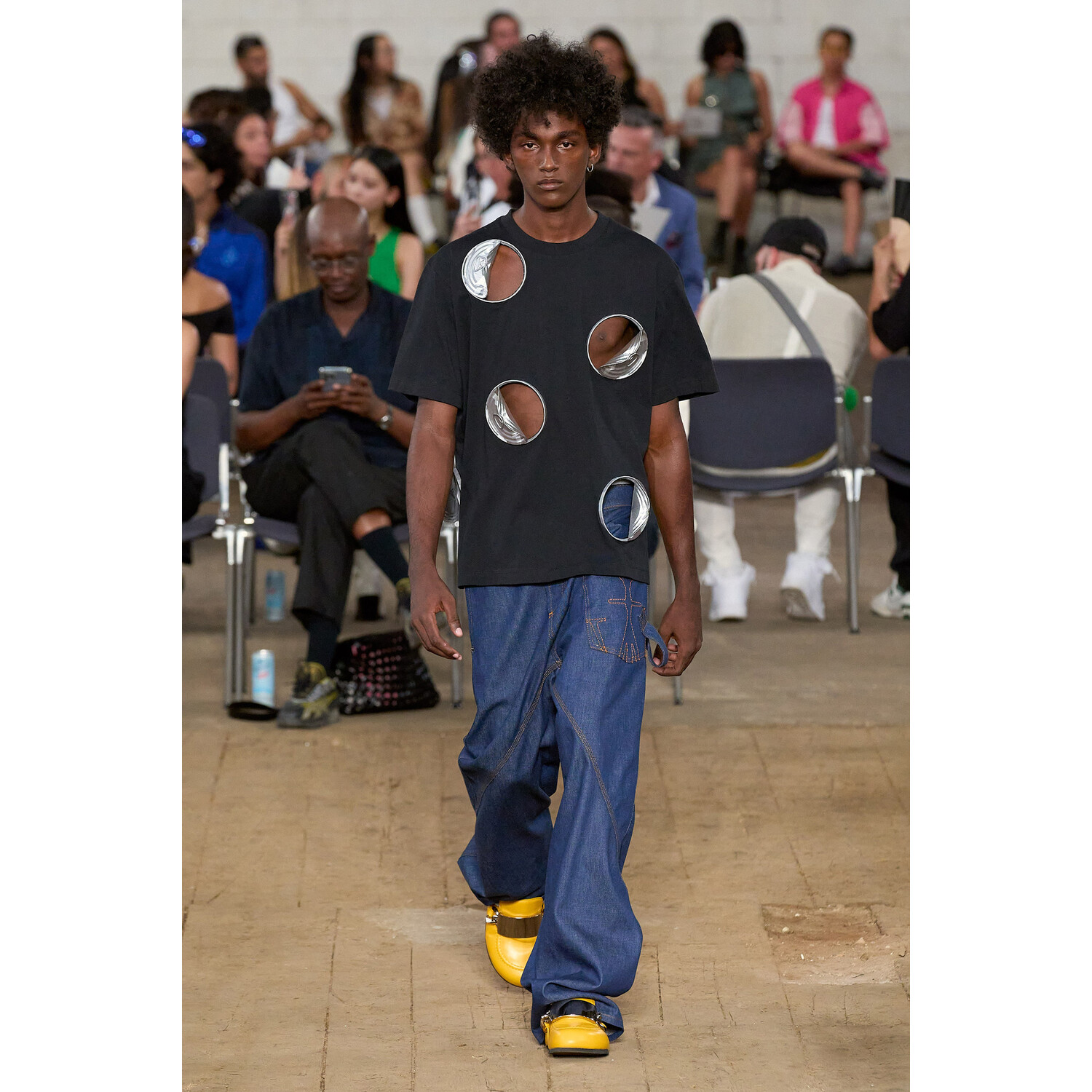 Фото JW Anderson Menswear Spring 2023 / JW Anderson мужская коллекция весна-лето 2023