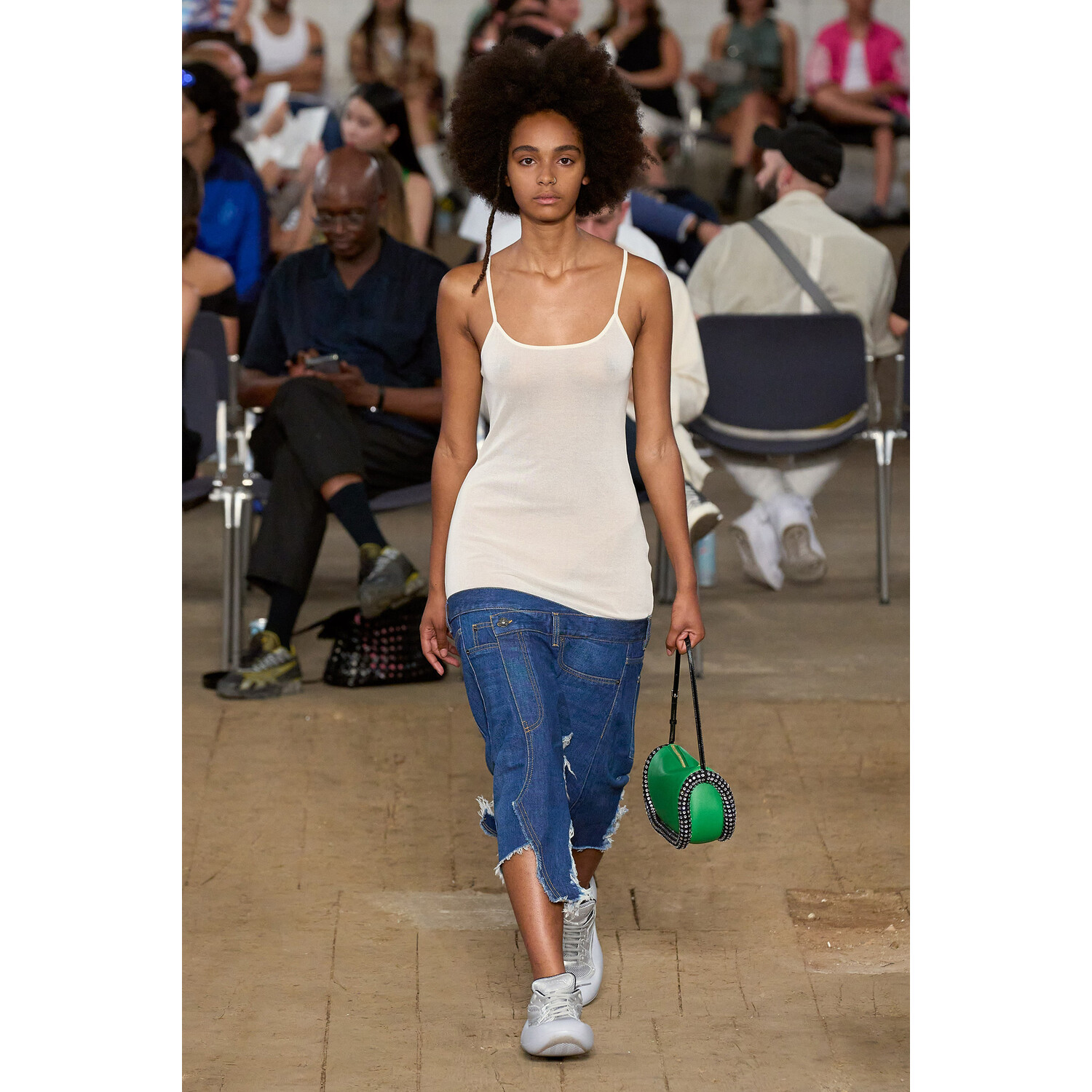Фото JW Anderson Menswear Spring 2023 / JW Anderson мужская коллекция весна-лето 2023