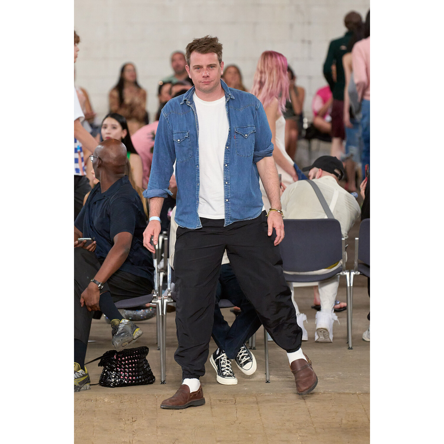 Фото JW Anderson Menswear Spring 2023 / JW Anderson мужская коллекция весна-лето 2023