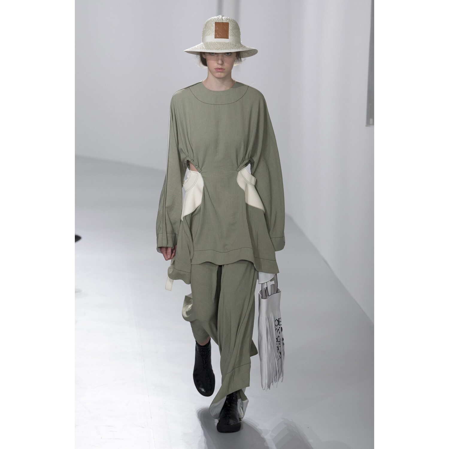 Фото Loewe SPRING/SUMMER 2018 READY-TO-WEAR Loewe весна-лето 2018