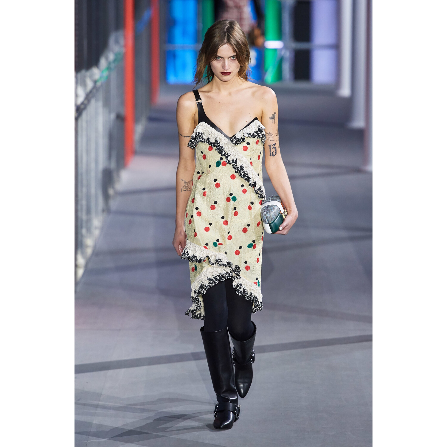 Фото Louis Vuitton Fall 2019 Ready-to-Wear / Louis Vuitton осень 2019 / Неделя моды: Париж