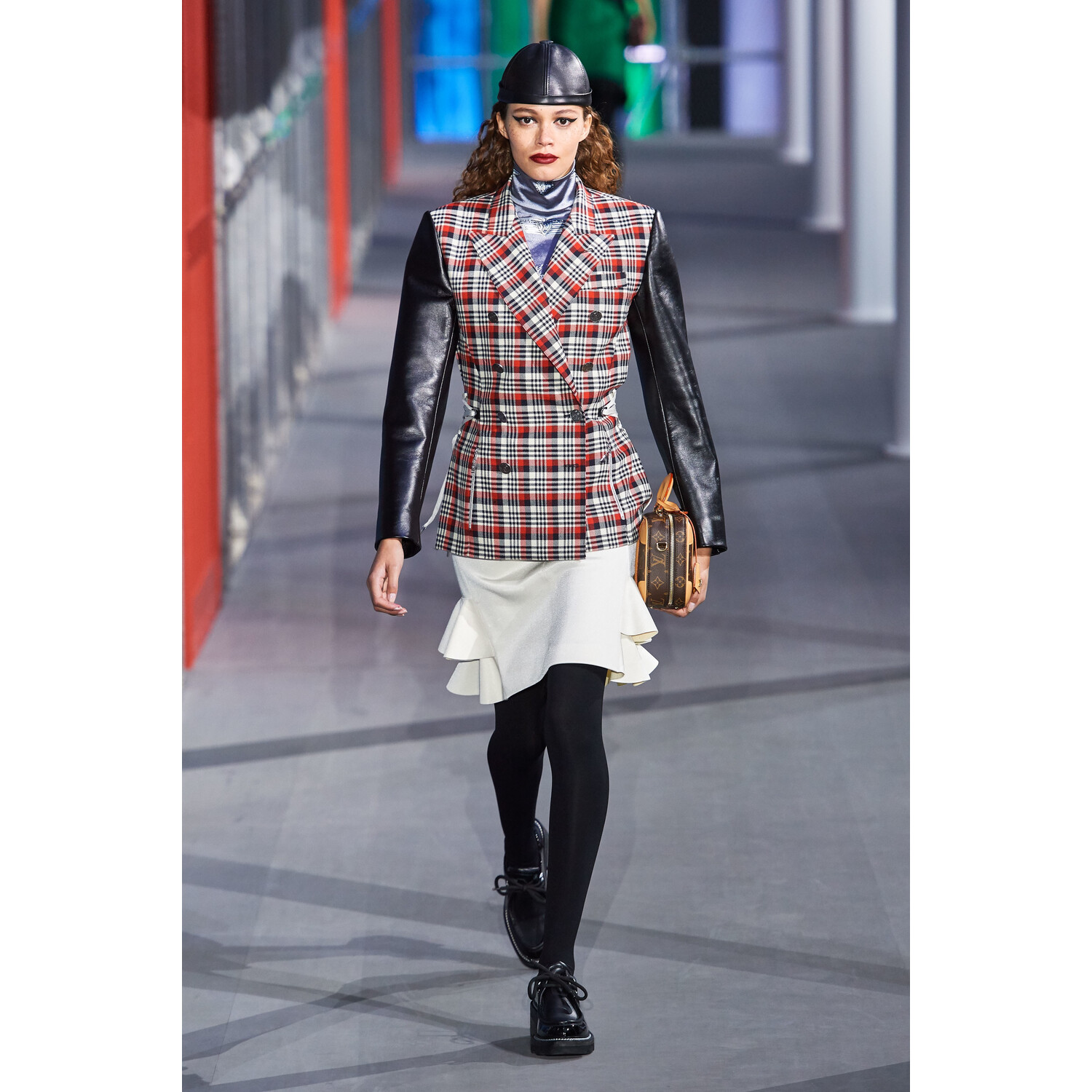 Фото Louis Vuitton Fall 2019 Ready-to-Wear / Louis Vuitton осень 2019 / Неделя моды: Париж