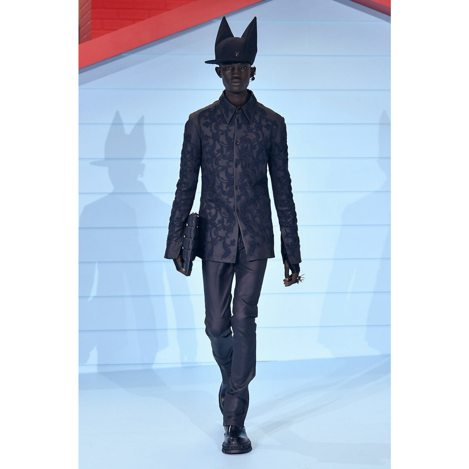 Фото Louis Vuitton Menswear Fall 2022 Collection / Louis Vuitton осень-зима 2022/2023