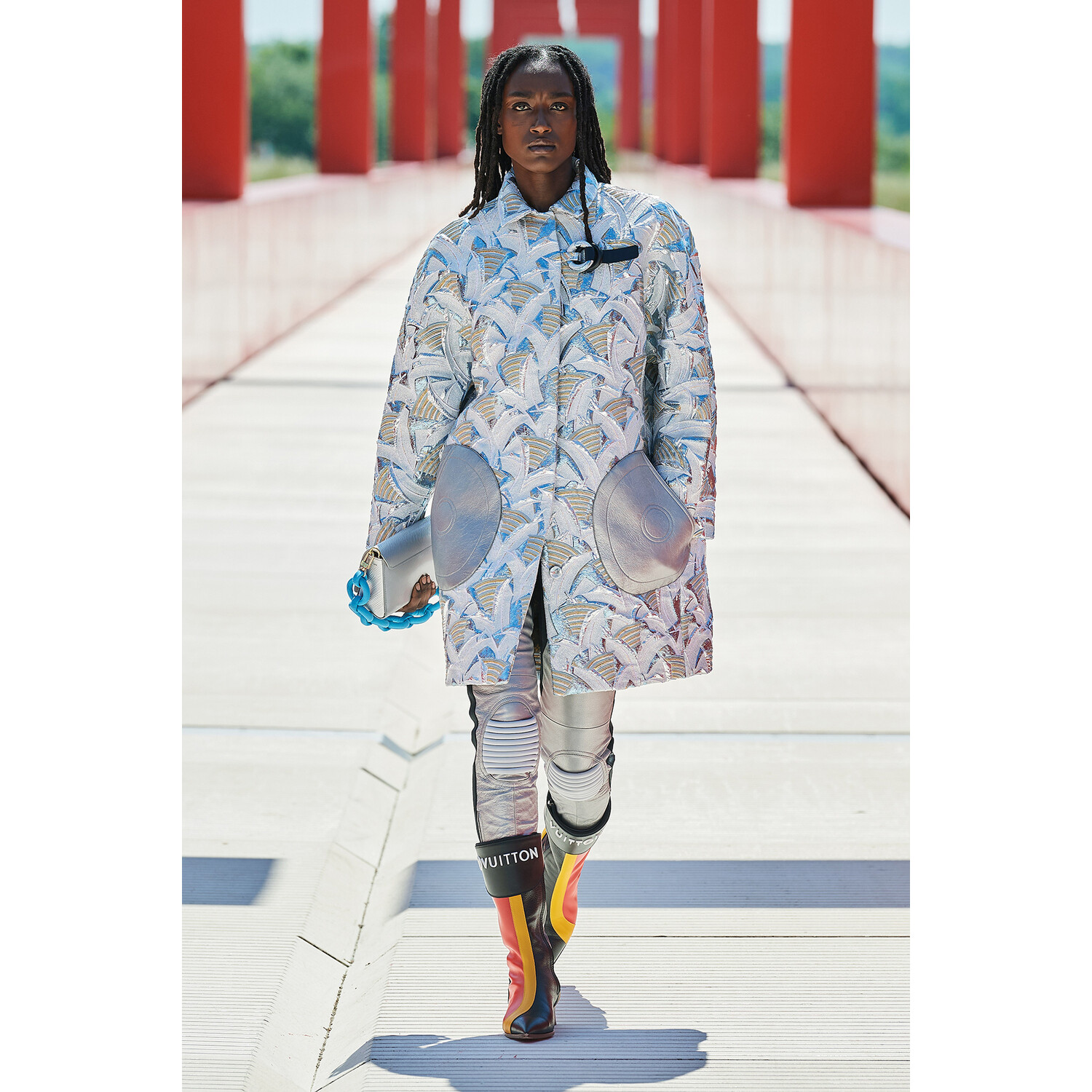 Фото Louis Vuitton Resort 2022 / Louis Vuitton курорт 2022
