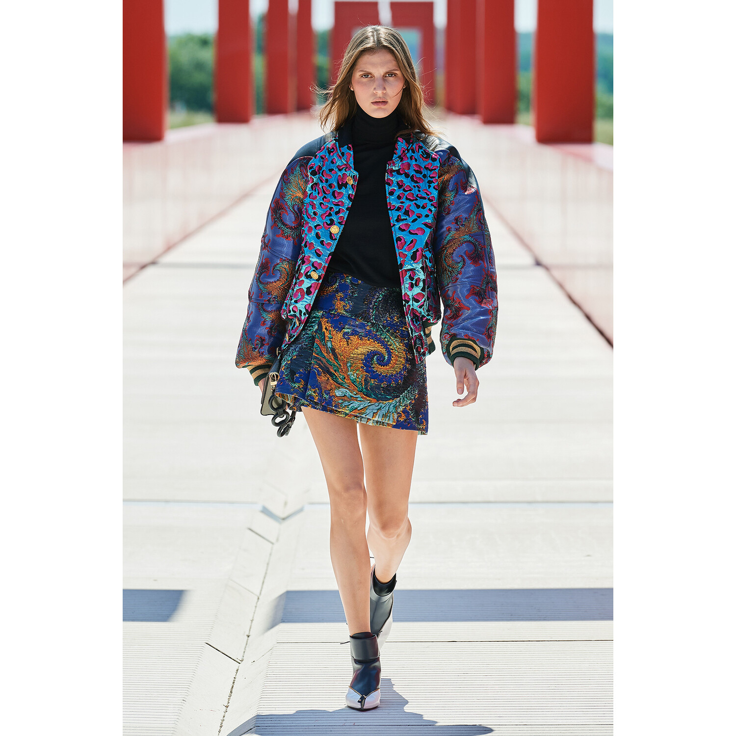 Фото Louis Vuitton Resort 2022 / Louis Vuitton курорт 2022