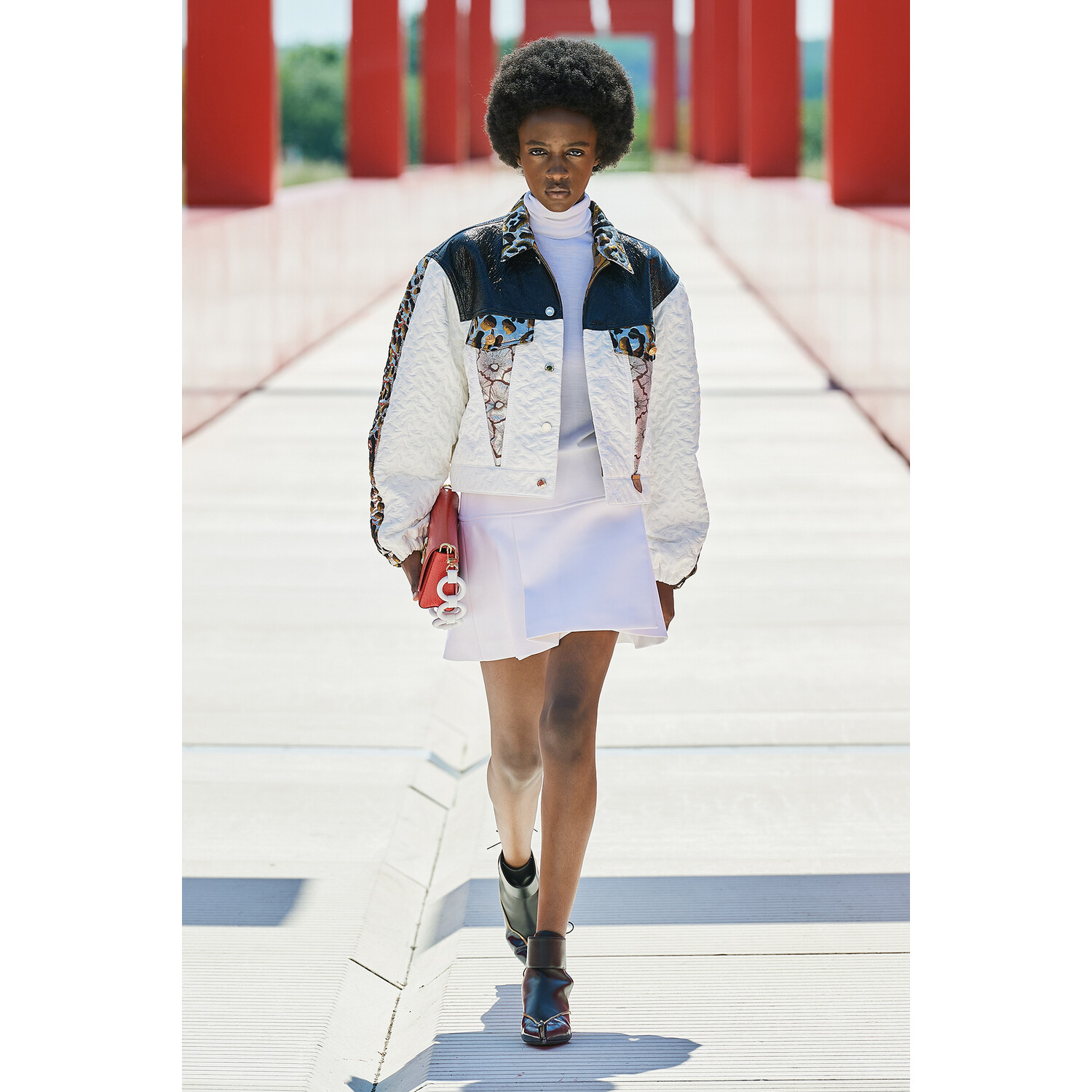 Фото Louis Vuitton Resort 2022 / Louis Vuitton курорт 2022