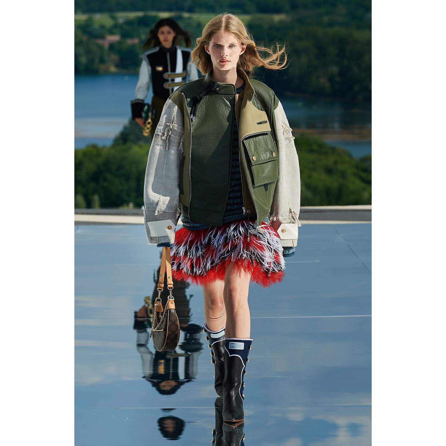 Фото Louis Vuitton Resort 2022 / Louis Vuitton курорт 2022