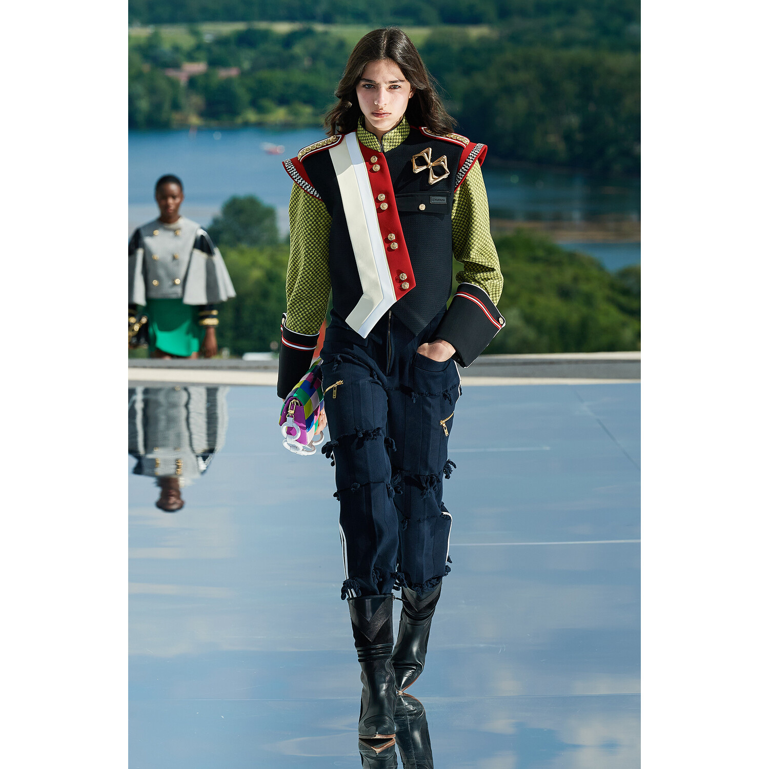 Фото Louis Vuitton Resort 2022 / Louis Vuitton курорт 2022