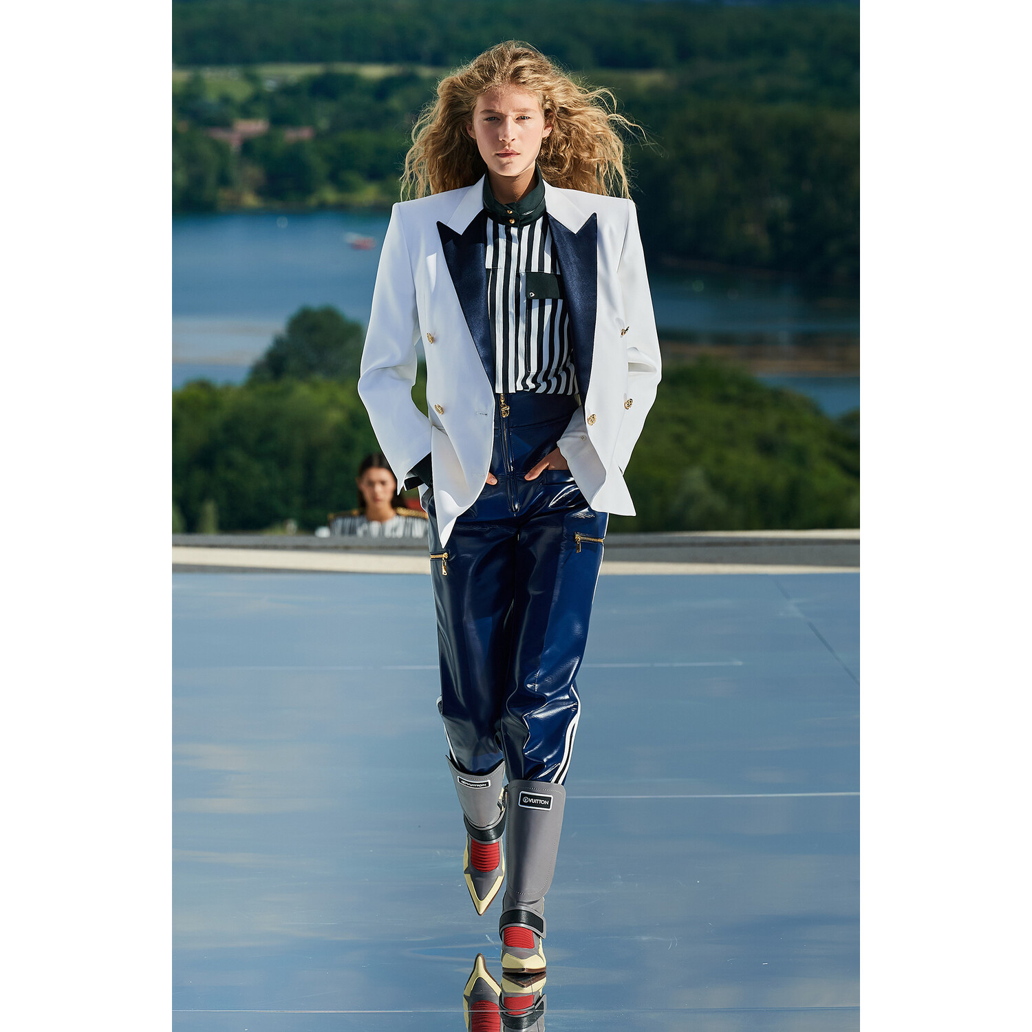 Фото Louis Vuitton Resort 2022 / Louis Vuitton курорт 2022