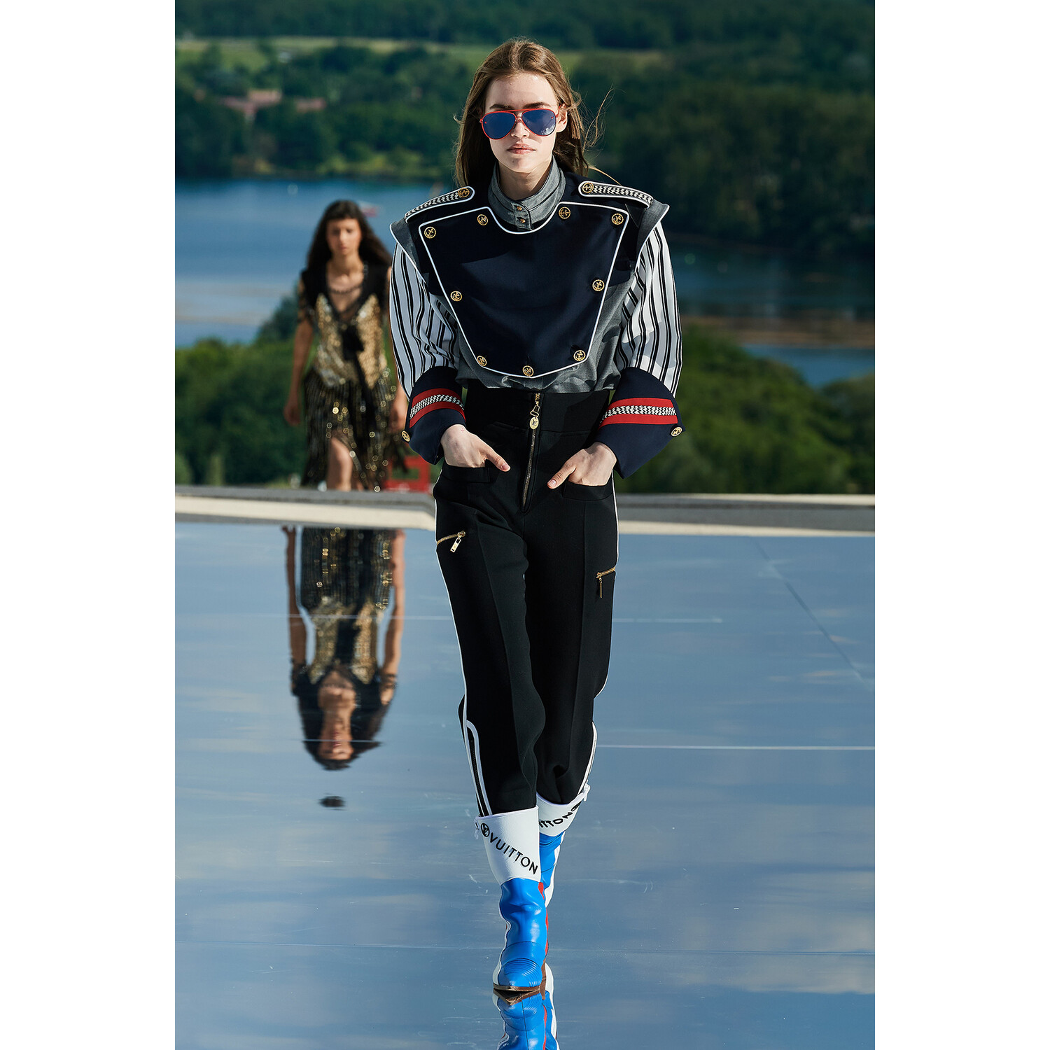 Фото Louis Vuitton Resort 2022 / Louis Vuitton курорт 2022