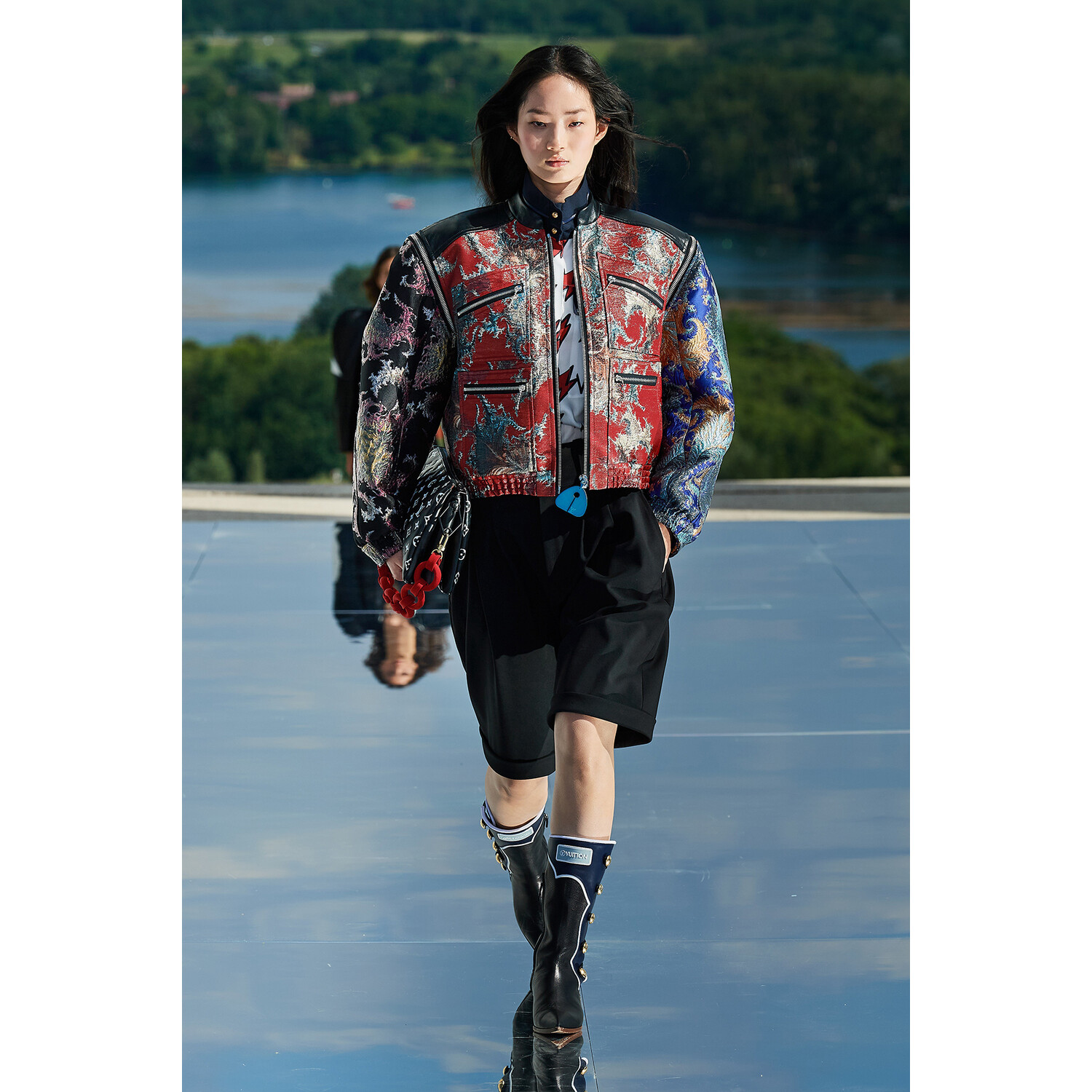 Фото Louis Vuitton Resort 2022 / Louis Vuitton курорт 2022