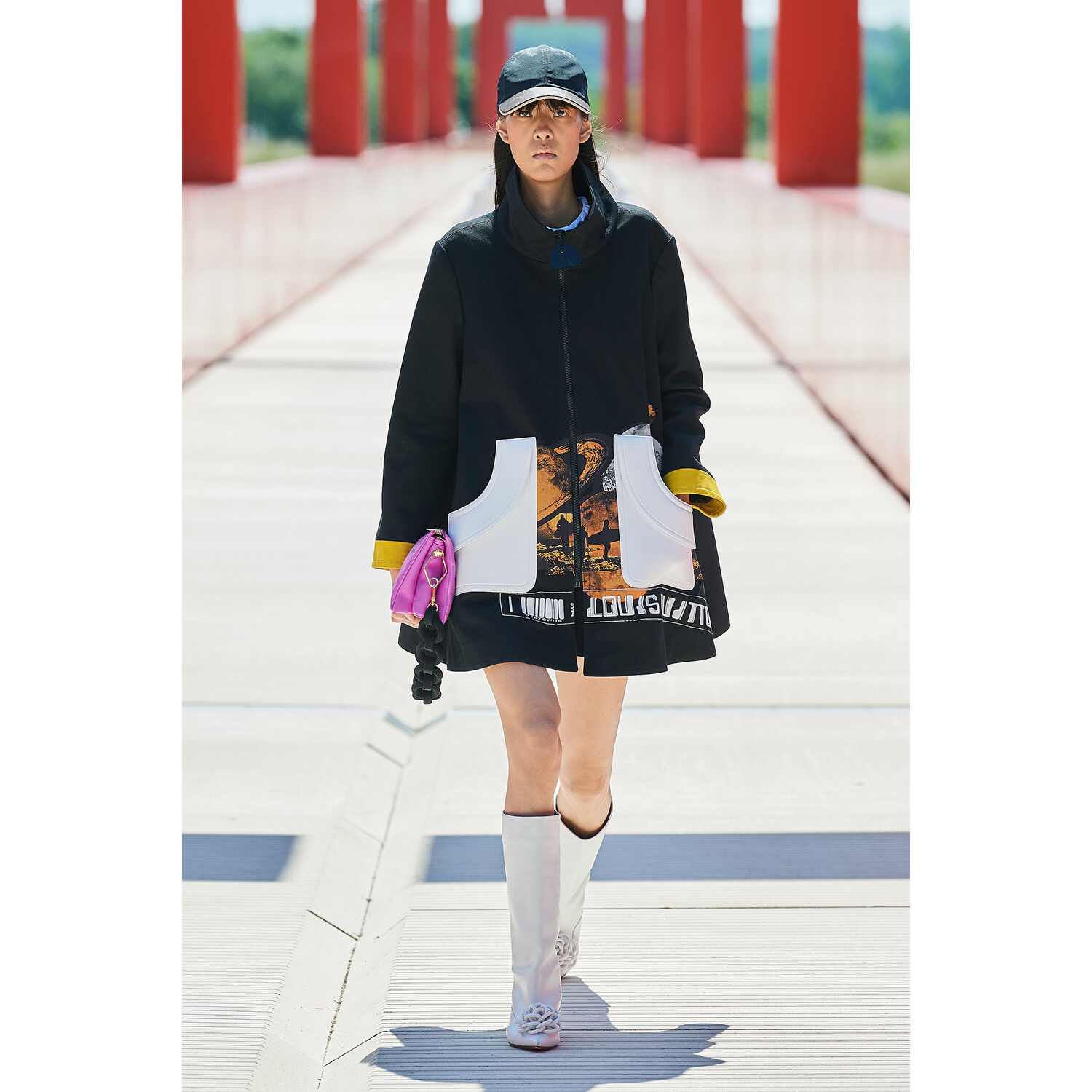 Фото Louis Vuitton Resort 2022 / Louis Vuitton курорт 2022