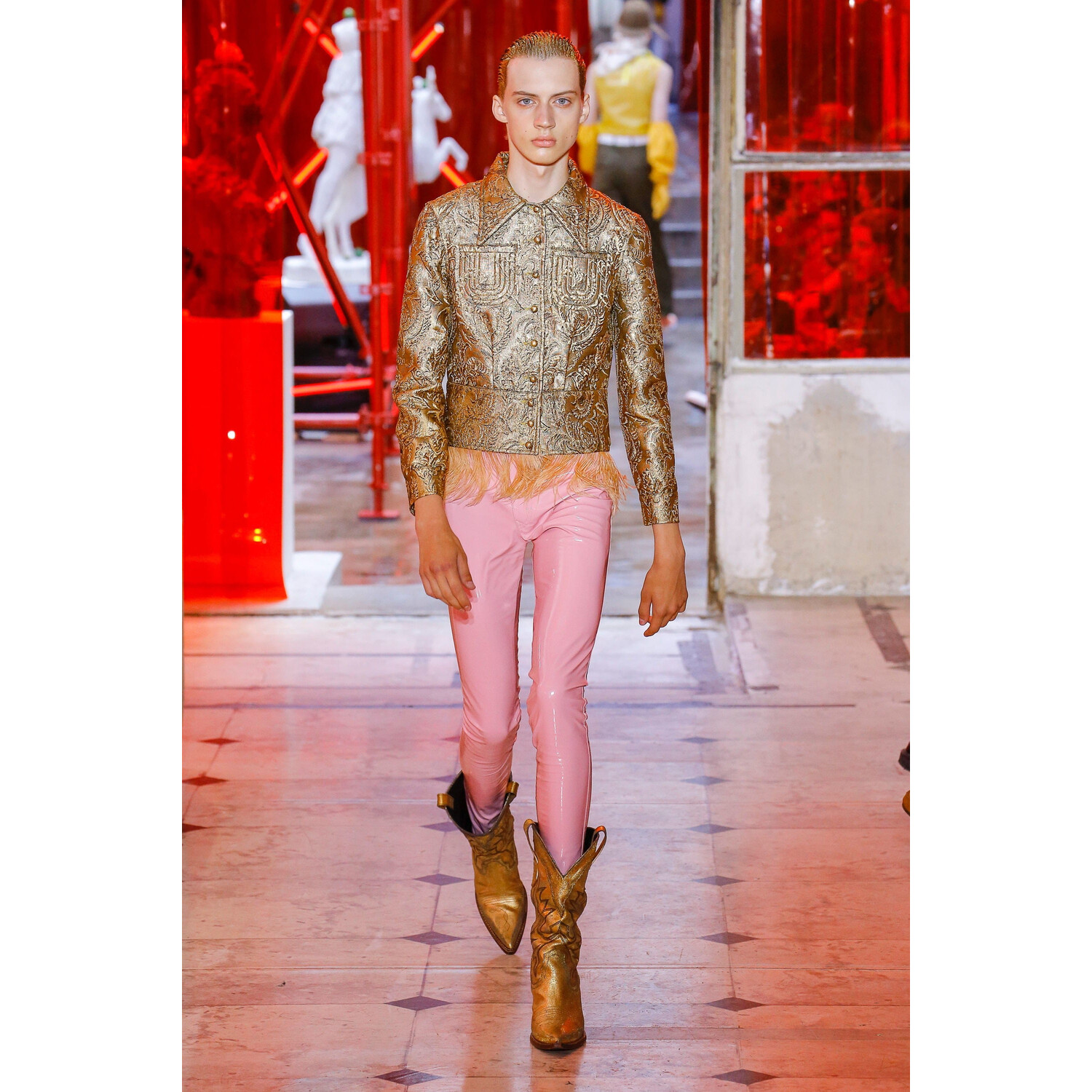 Фото Maison Margiela Spring 2019 Menswear John Galliano / Мейсон Марджела Весна Лето 2019 Джон Гальяно Мужская Неделя Моды в Париже