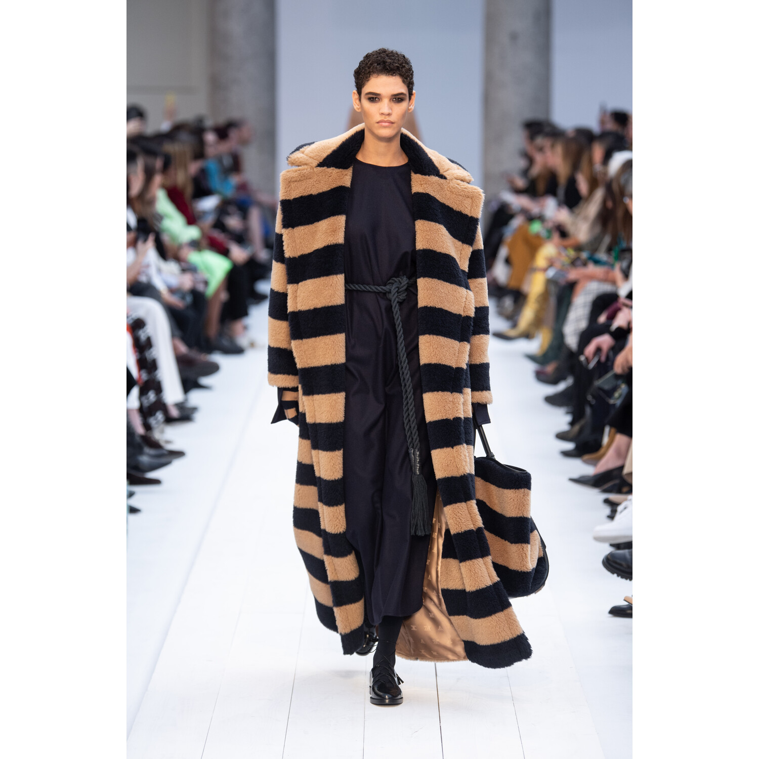 Фото Max Mara Fall 2020 Ready-to-Wear / Макс Мара осень 2019 / Неделя моды: Милан