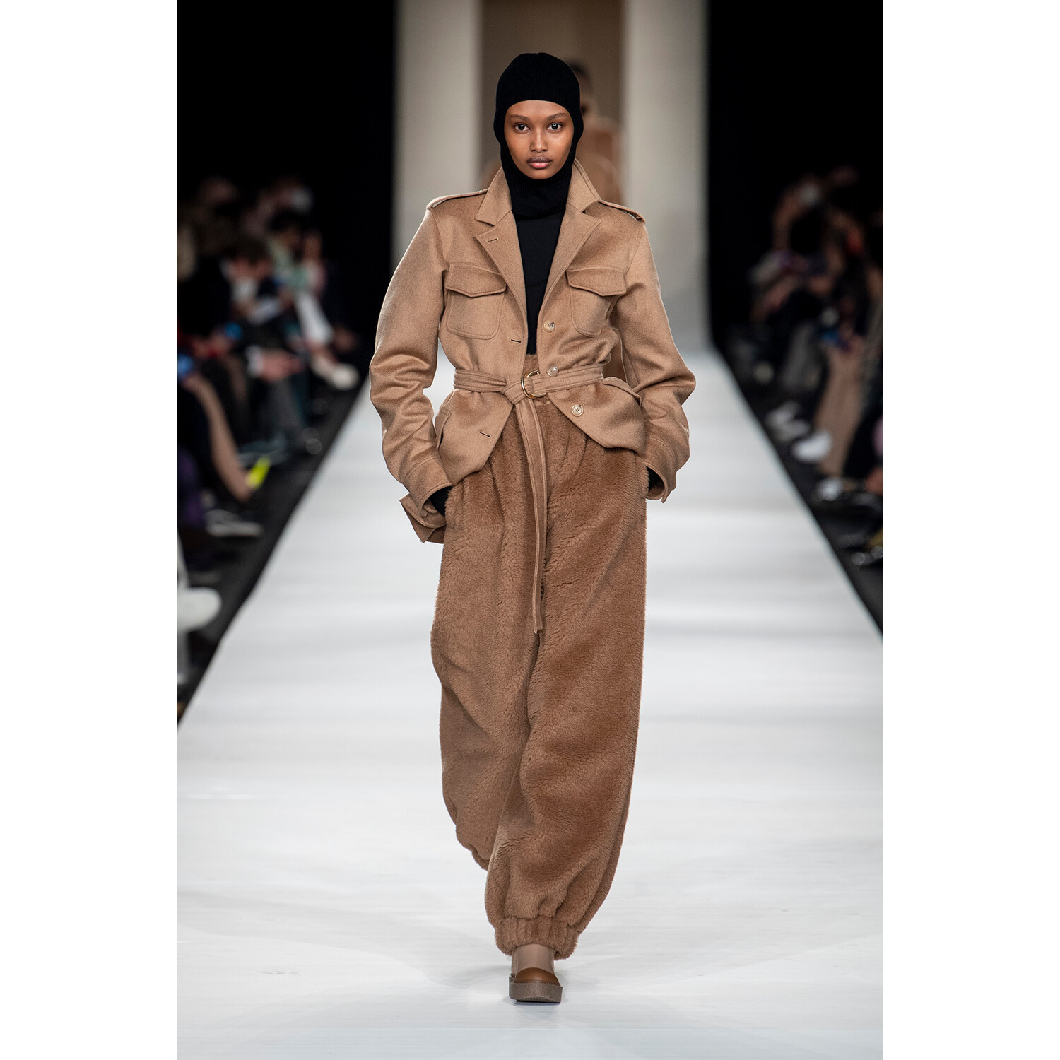 Фото Max Mara Fall 2022 Collection / Max Mara осень-зима 2022