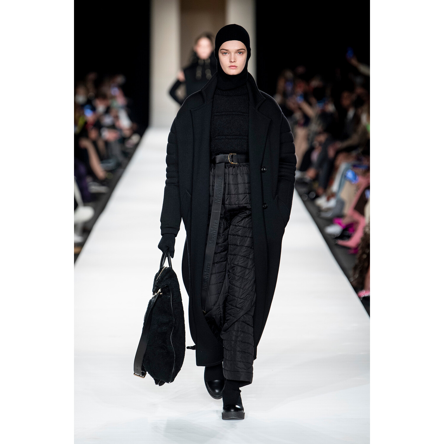 Фото Max Mara Fall 2022 Collection / Max Mara осень-зима 2022