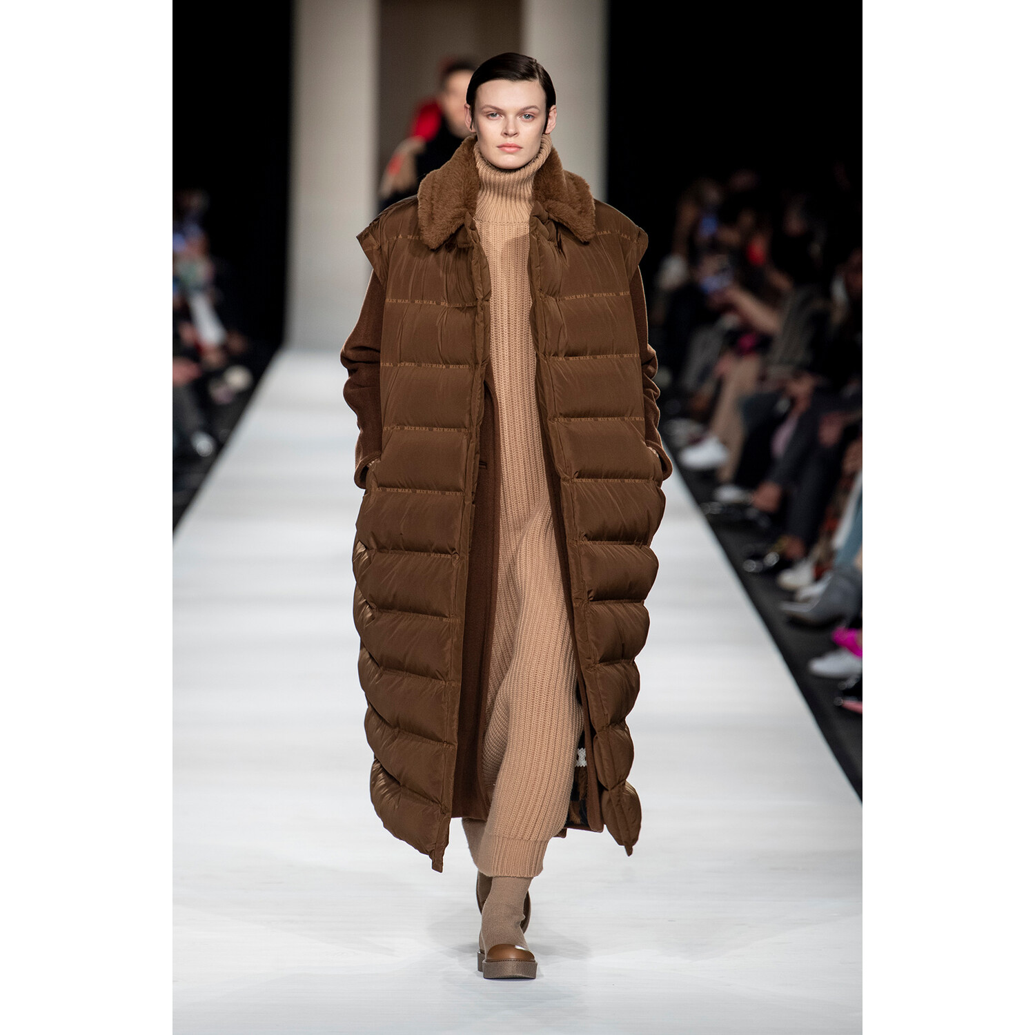 Фото Max Mara Fall 2022 Collection / Max Mara осень-зима 2022