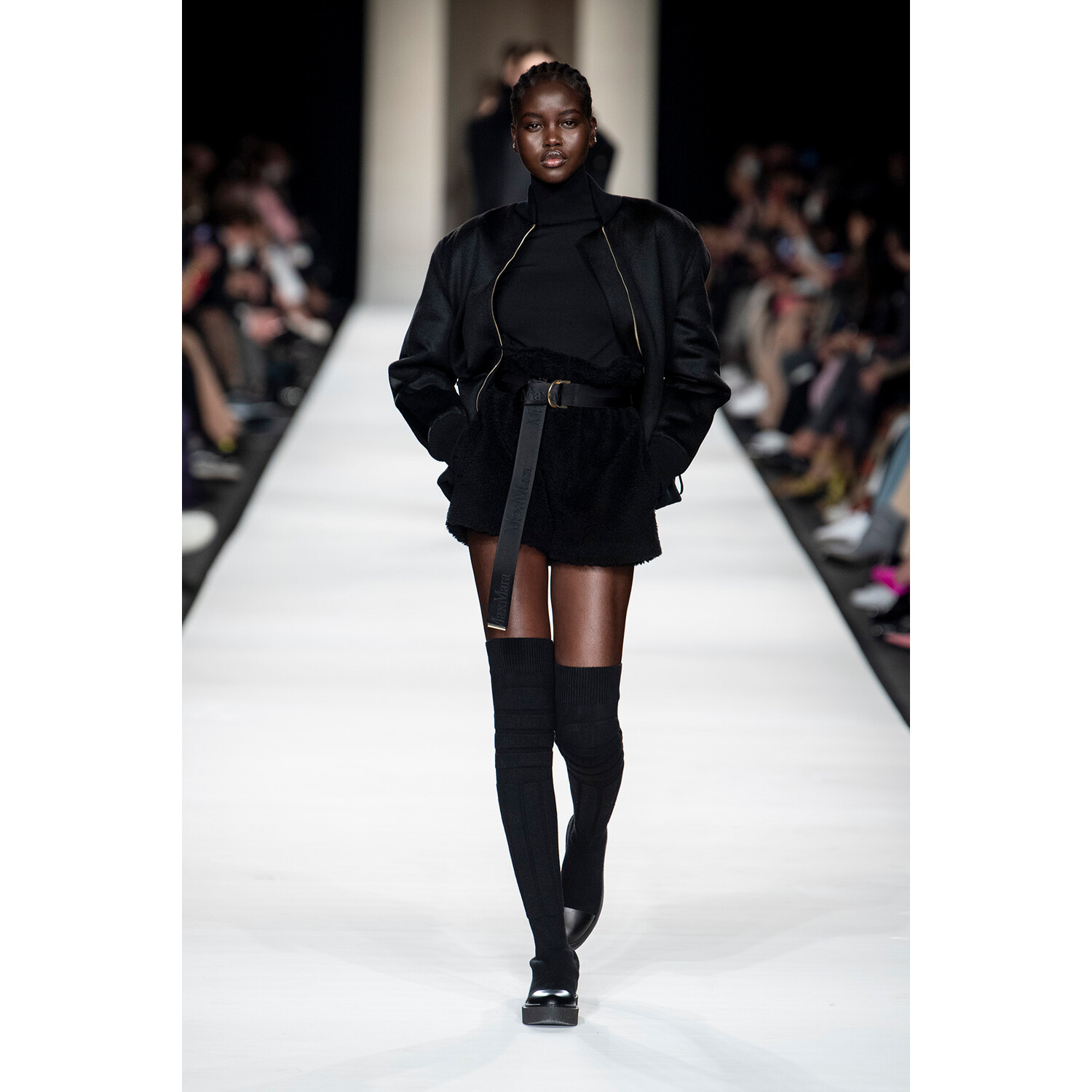 Фото Max Mara Fall 2022 Collection / Max Mara осень-зима 2022