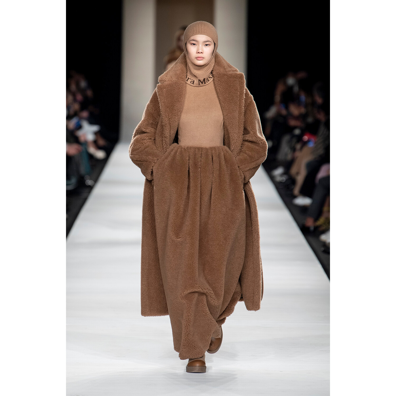 Фото Max Mara Fall 2022 Collection / Max Mara осень-зима 2022