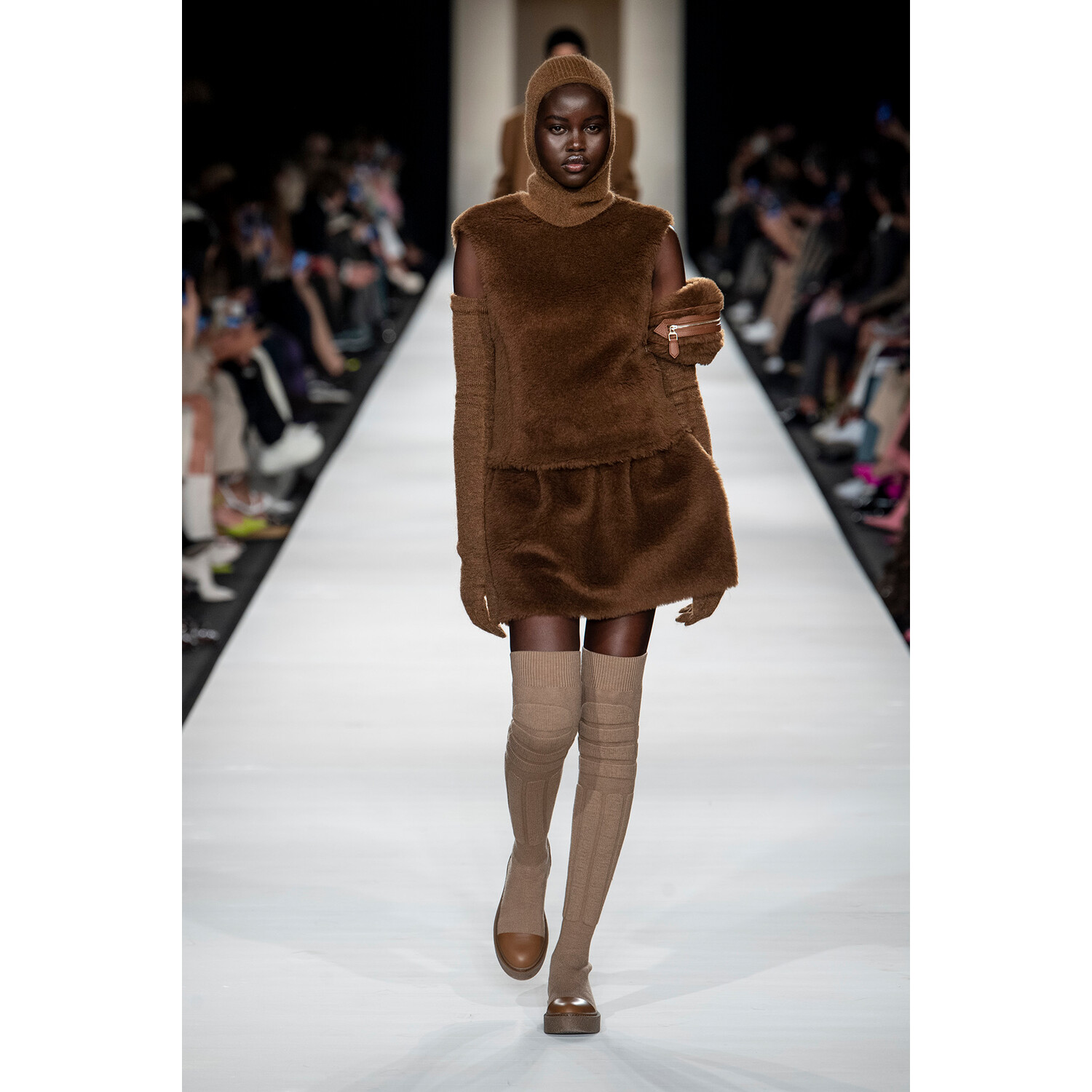 Фото Max Mara Fall 2022 Collection / Max Mara осень-зима 2022