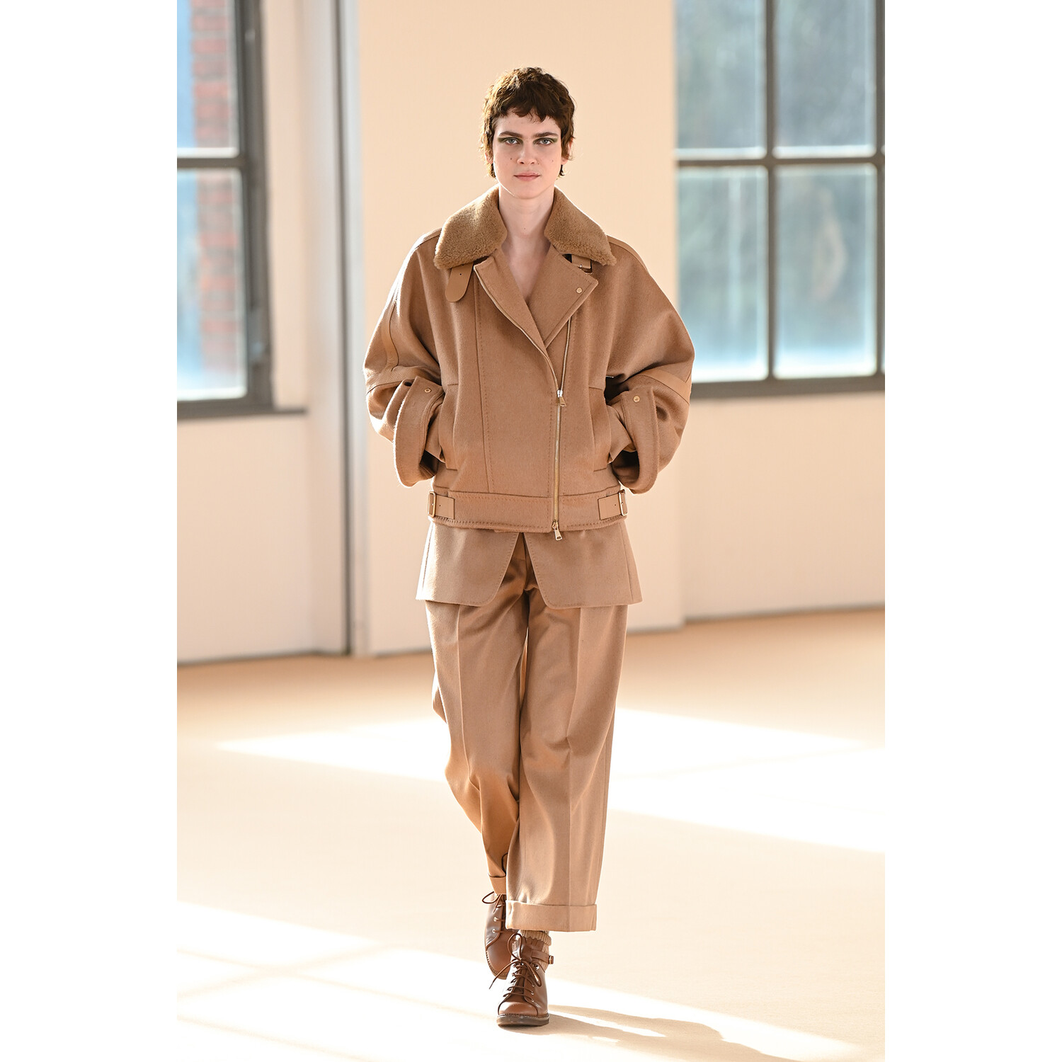 Фото Max Mara Fall-Winter 2021 Menswear Collection / Коллекция Max Mara осень-зима 2021
