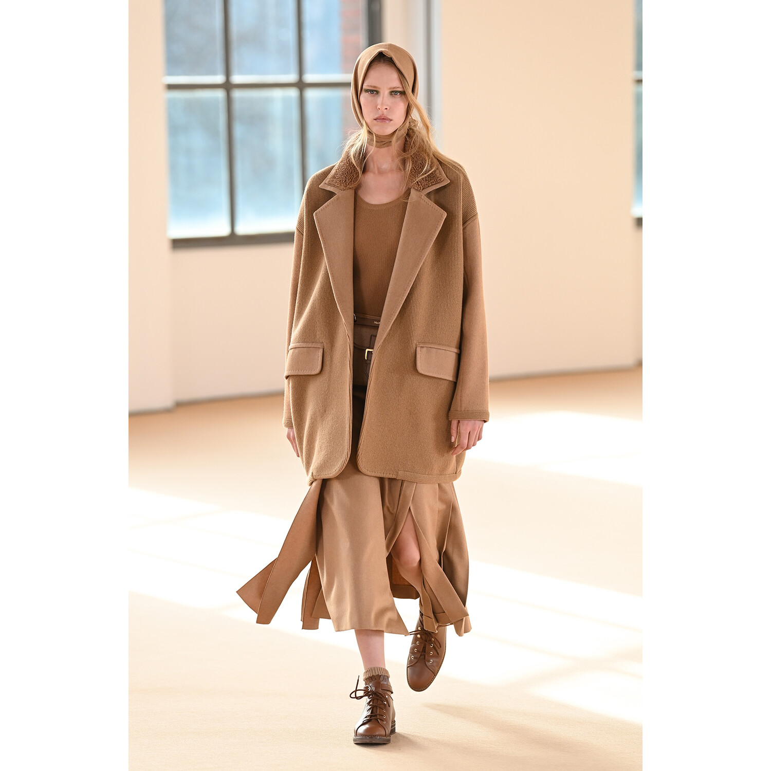 Фото Max Mara Fall-Winter 2021 Menswear Collection / Коллекция Max Mara осень-зима 2021