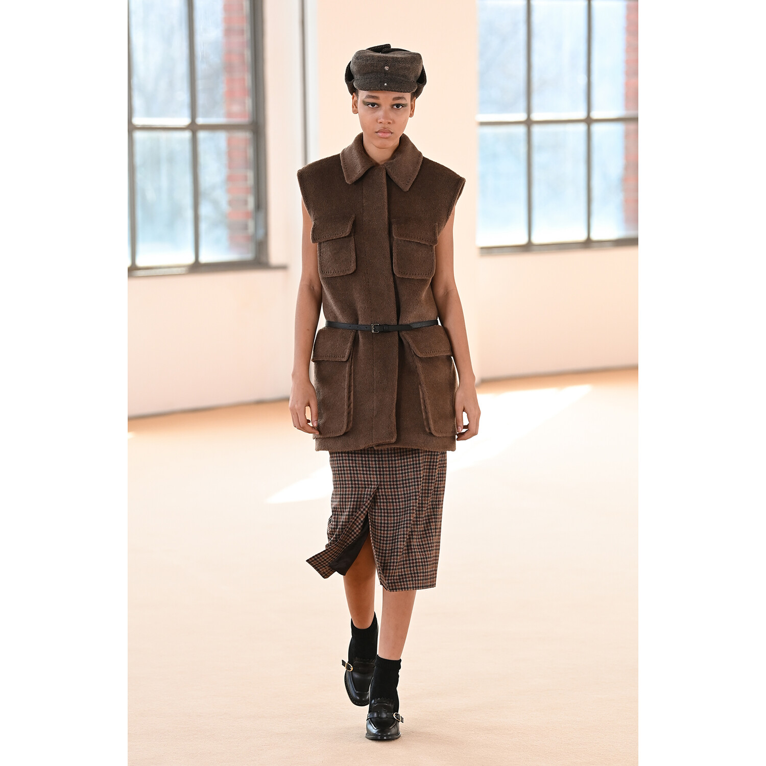 Фото Max Mara Fall-Winter 2021 Menswear Collection / Коллекция Max Mara осень-зима 2021