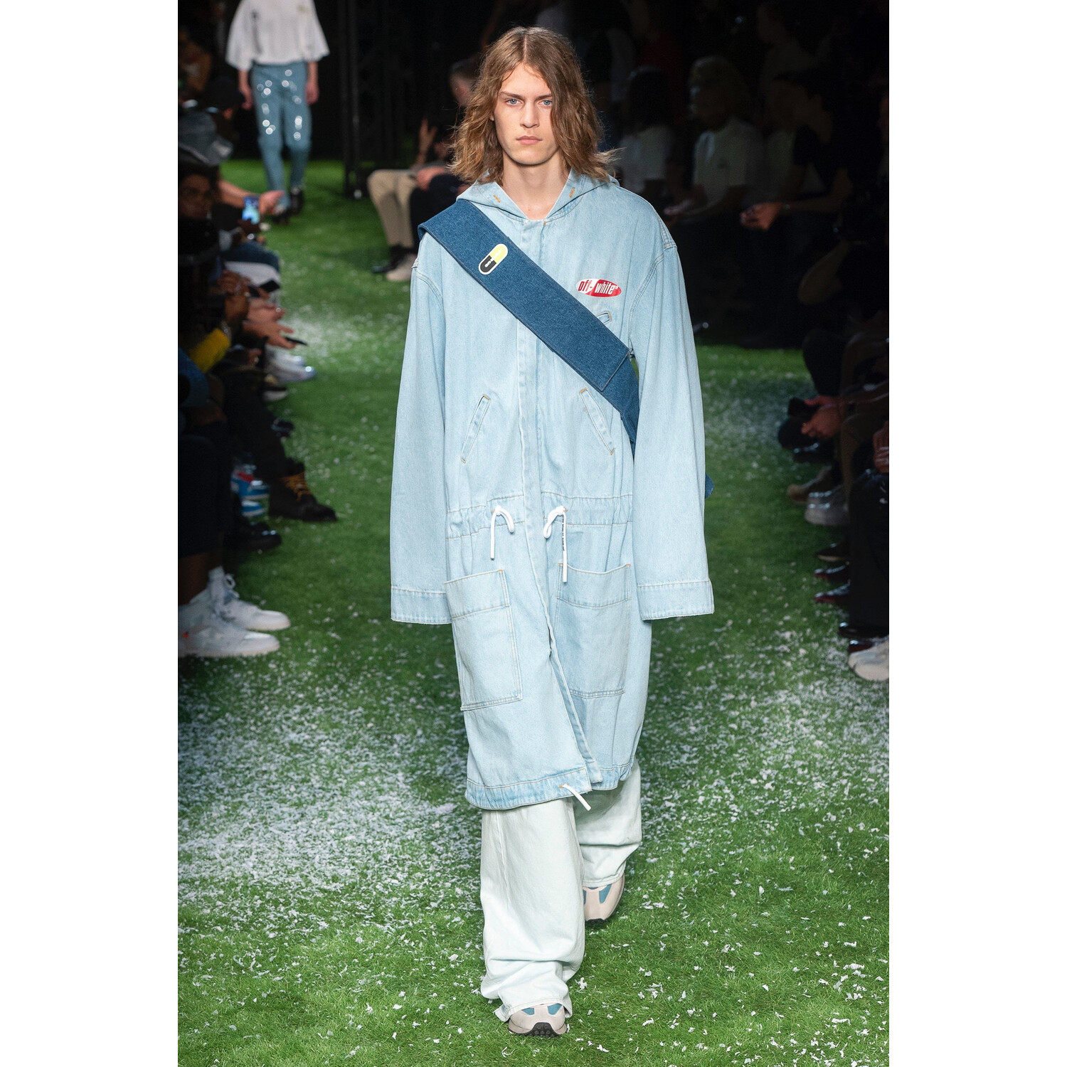 Фото Off-White Spring 2019 Menswear Virgil Abloh / Офф Вайт Весна Лето 2019 Вирджил Абло Мужская Неделя Моды в Париже