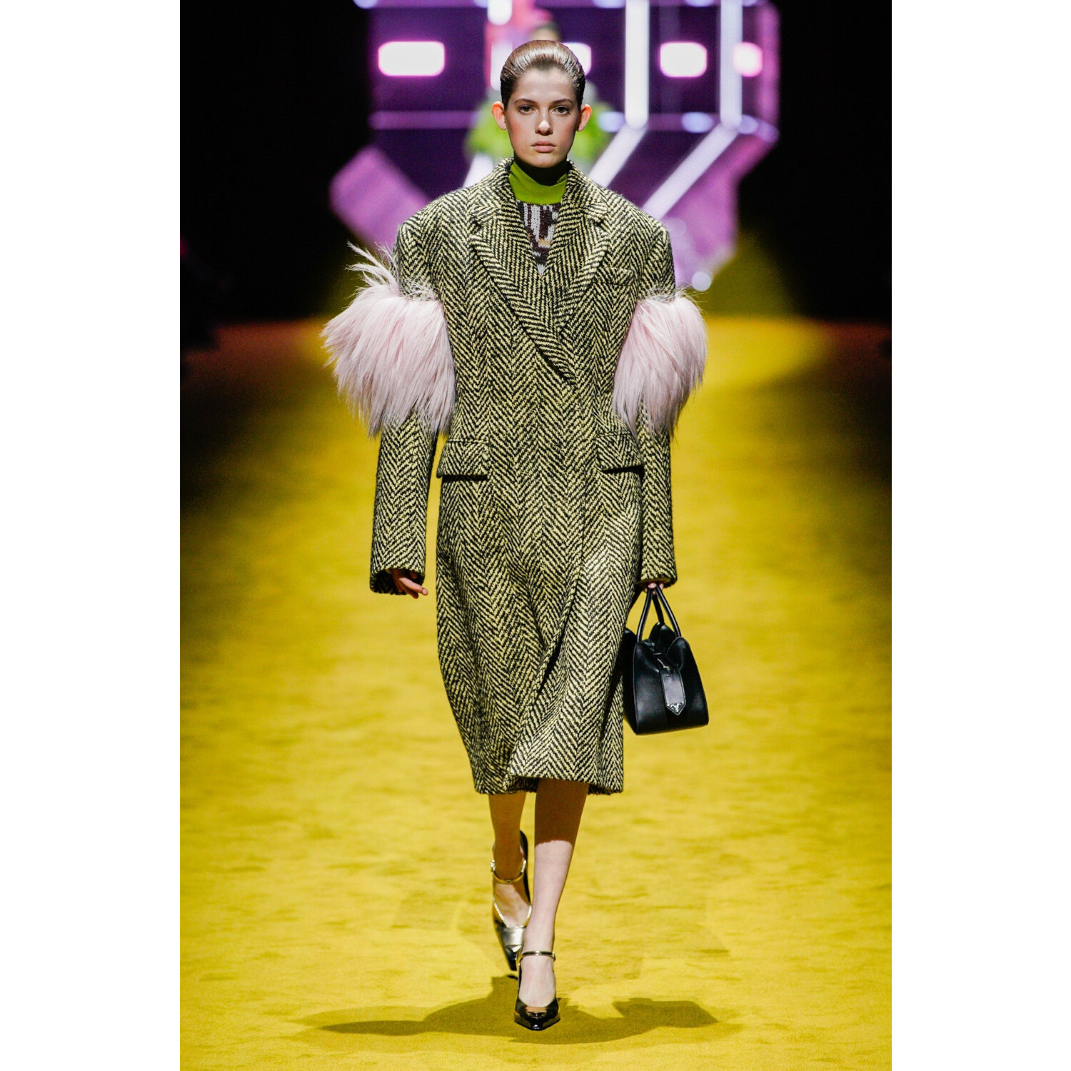Фото Prada Fall 2022 Collection / Prada осень-зима 2022