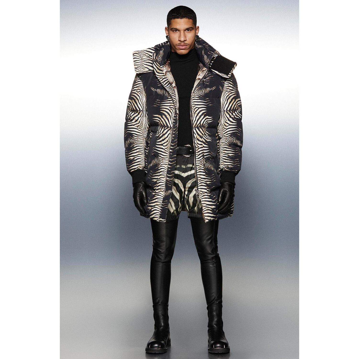 Фото Roberto Cavalli Menswear Fall 2022 Collection / Roberto Cavalli осень-зима 2022/2023