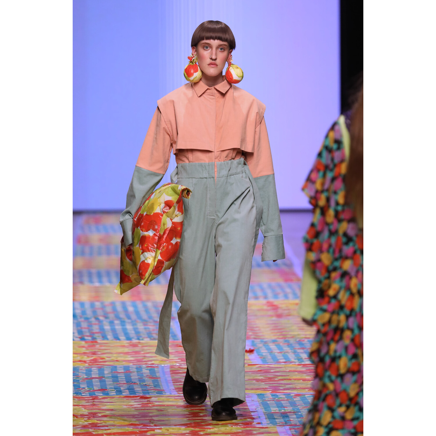 Фото Roma Uvarov Design Fall 2019 Ready-to-Wear / Roma Uvarov Design осень-зима 2019 / Неделя моды: Москва