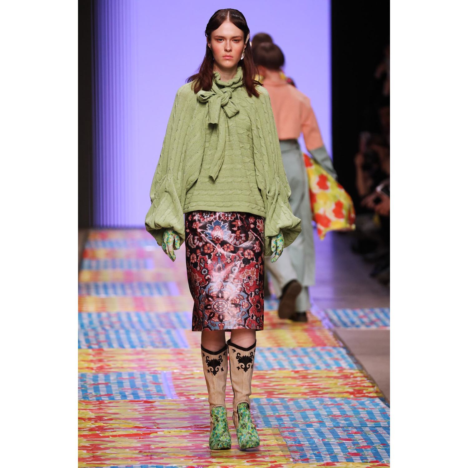 Фото Roma Uvarov Design Fall 2019 Ready-to-Wear / Roma Uvarov Design осень-зима 2019 / Неделя моды: Москва