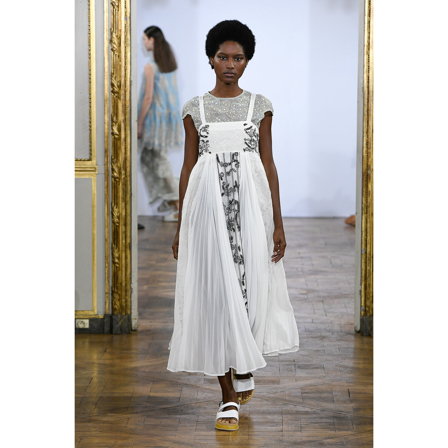 Фото Rahul Mishra Spring 2019 PFW / Rahul Mishra весна-лето 2019 Неделя моды в Париже