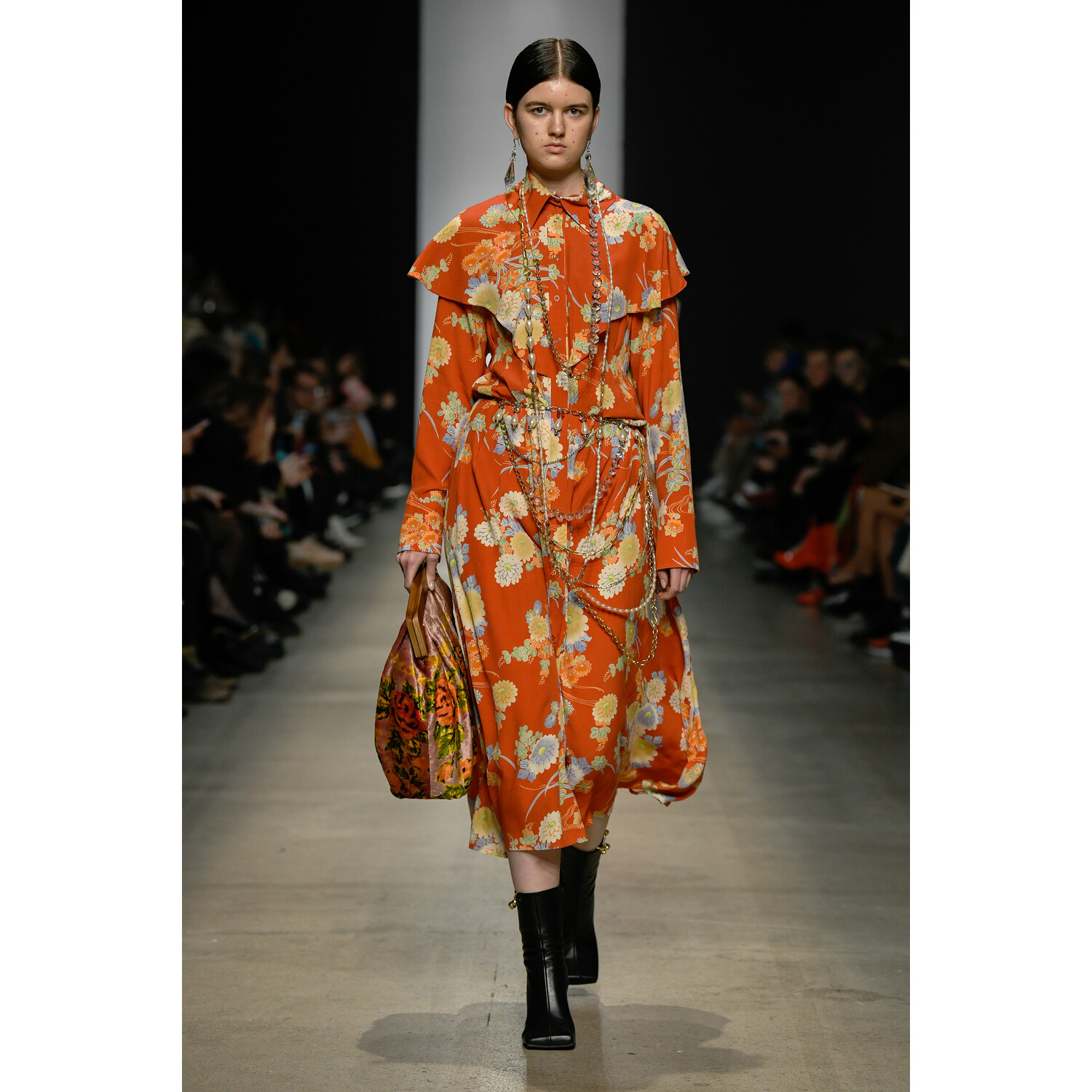 Фото Roma Uvarov Design Spring 2020 Ready-to-Wear / Roma Uvarov Design весна-лето 2020 / Неделя моды: Москва