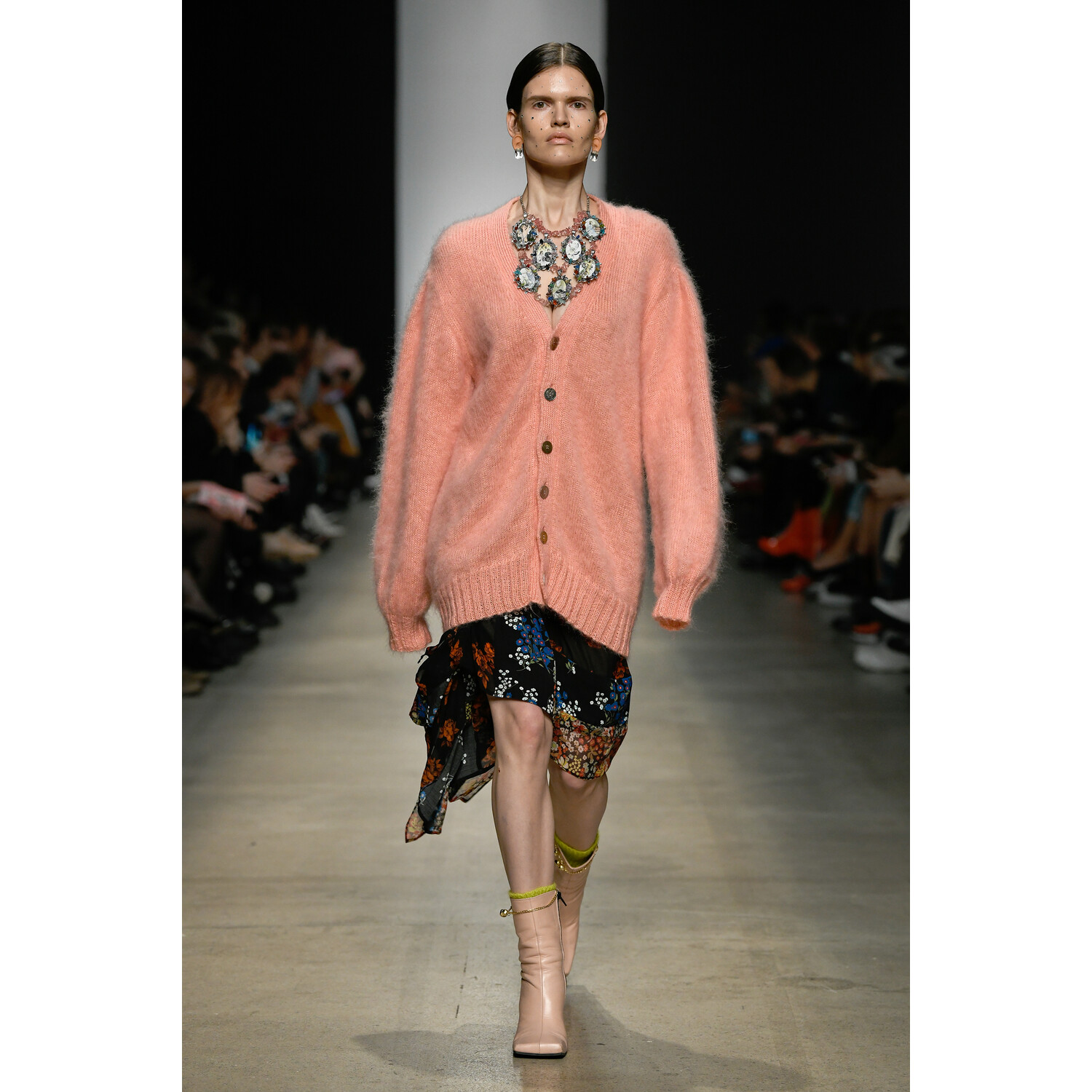 Фото Roma Uvarov Design Spring 2020 Ready-to-Wear / Roma Uvarov Design весна-лето 2020 / Неделя моды: Москва