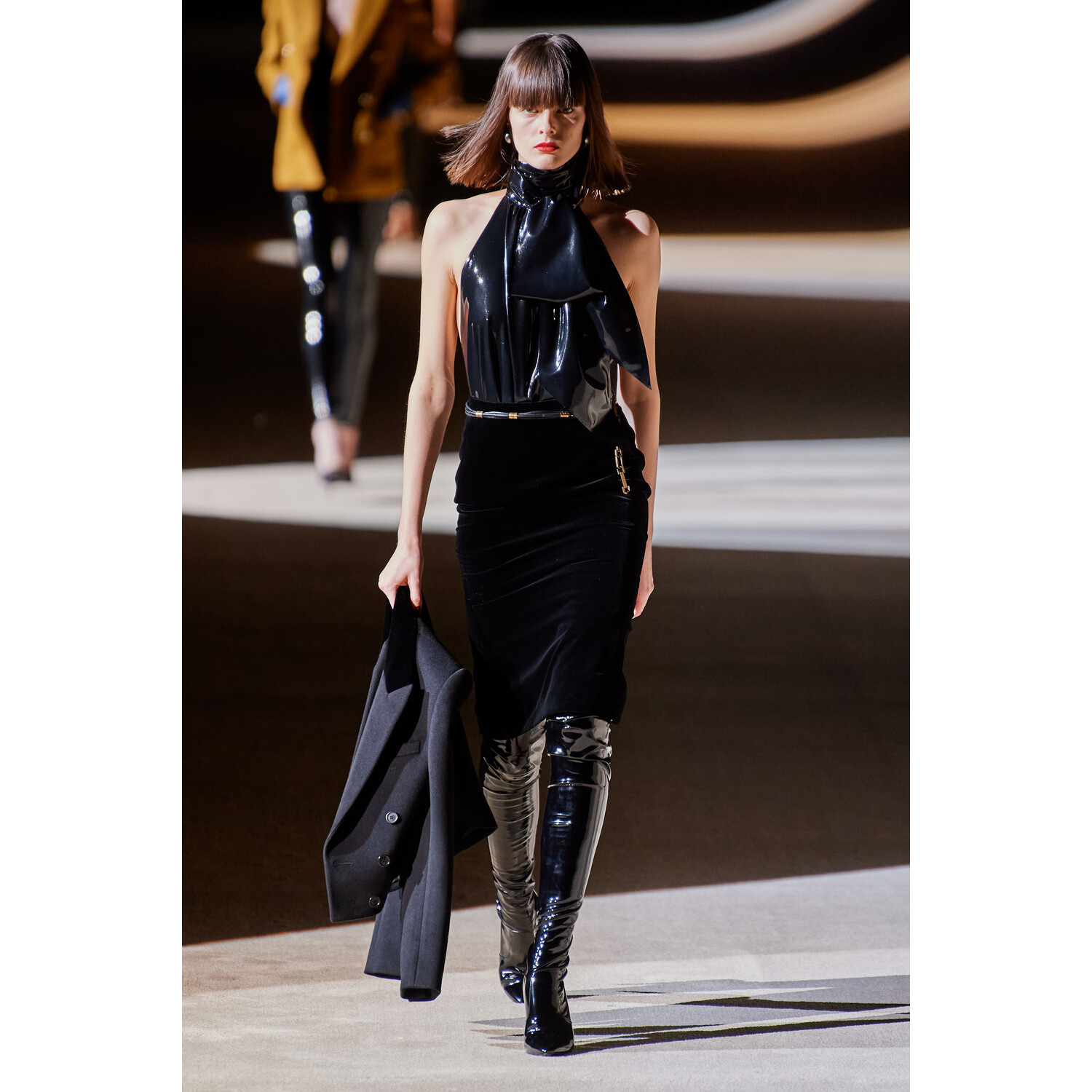 Фото Saint Laurent Fall 2020 Ready-to-Wear / Saint Laurent осень-зима 2020 / Неделя моды: Париж