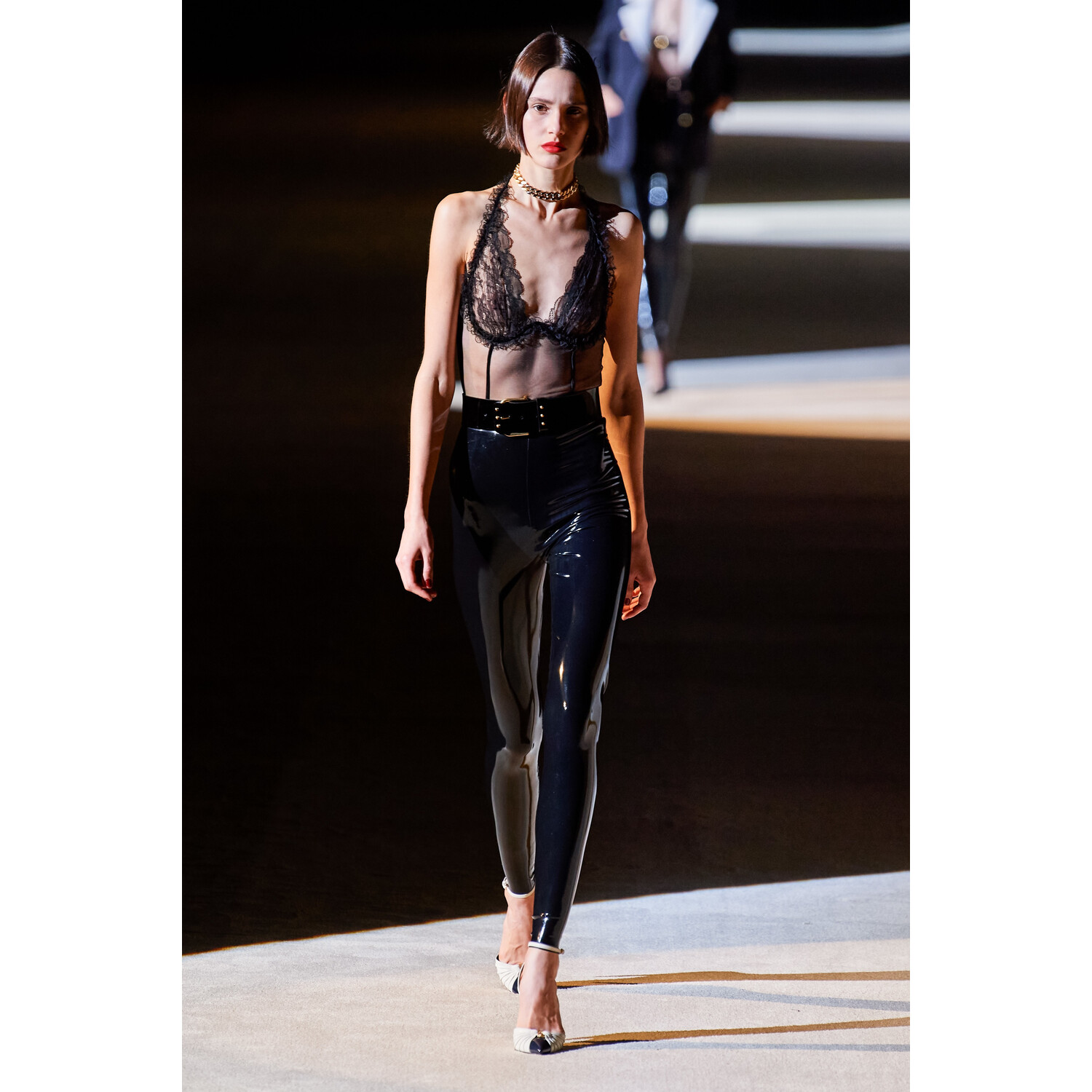 Фото Saint Laurent Fall 2020 Ready-to-Wear / Saint Laurent осень-зима 2020 / Неделя моды: Париж